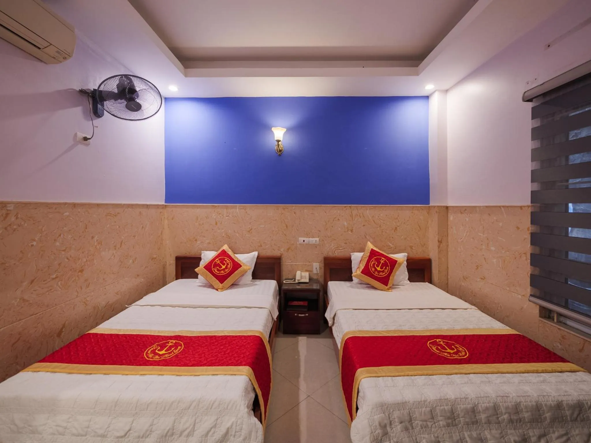 Bed in TITANIC HOTEL