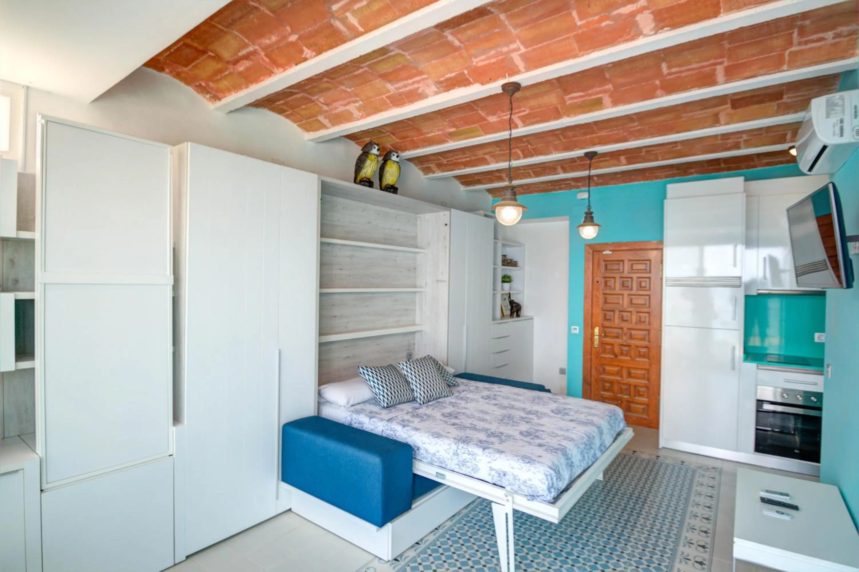 Blue sea front by Hello Homes Sitges