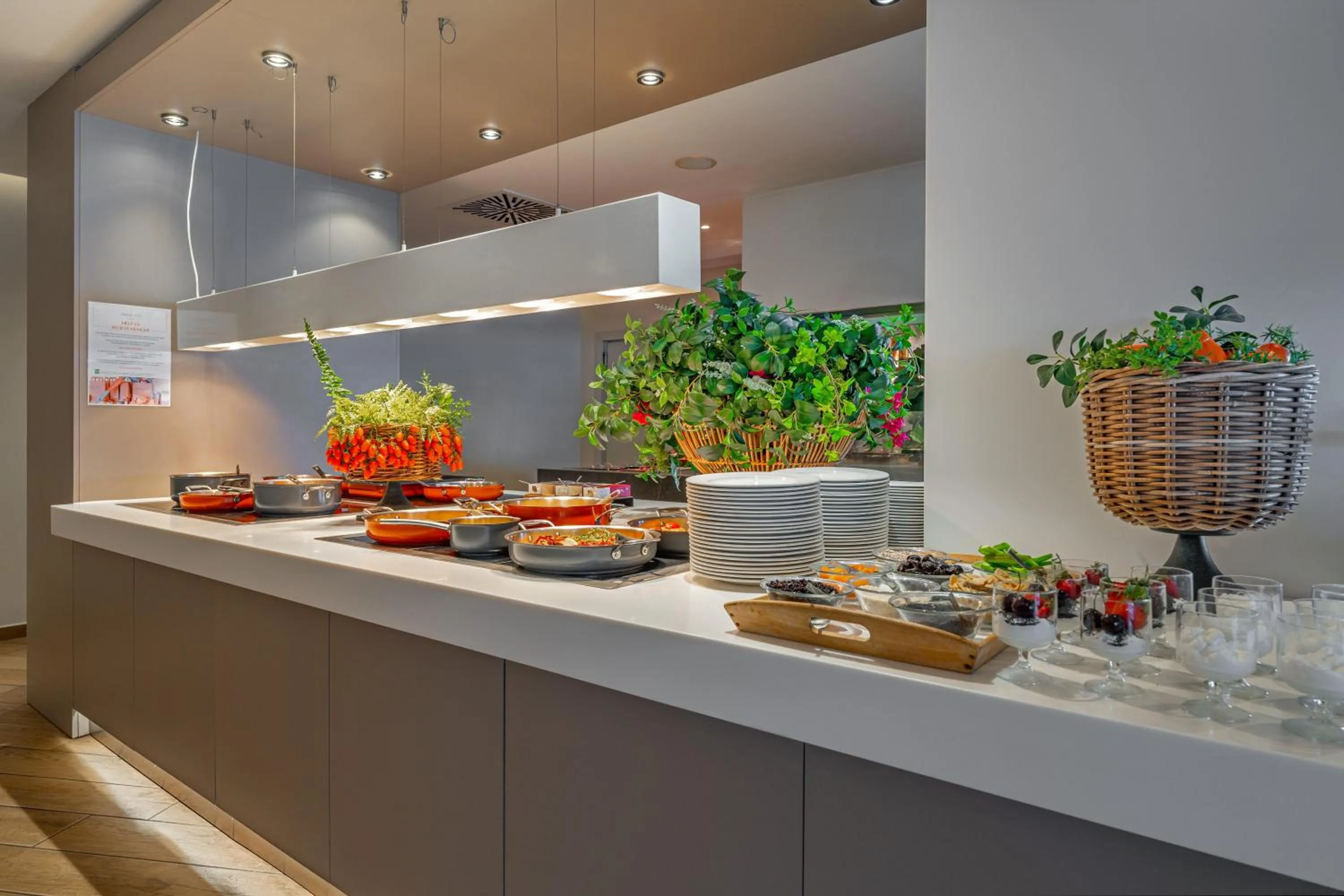 Restaurant/places to eat in Ammon Zeus Luxury Beach Hotel