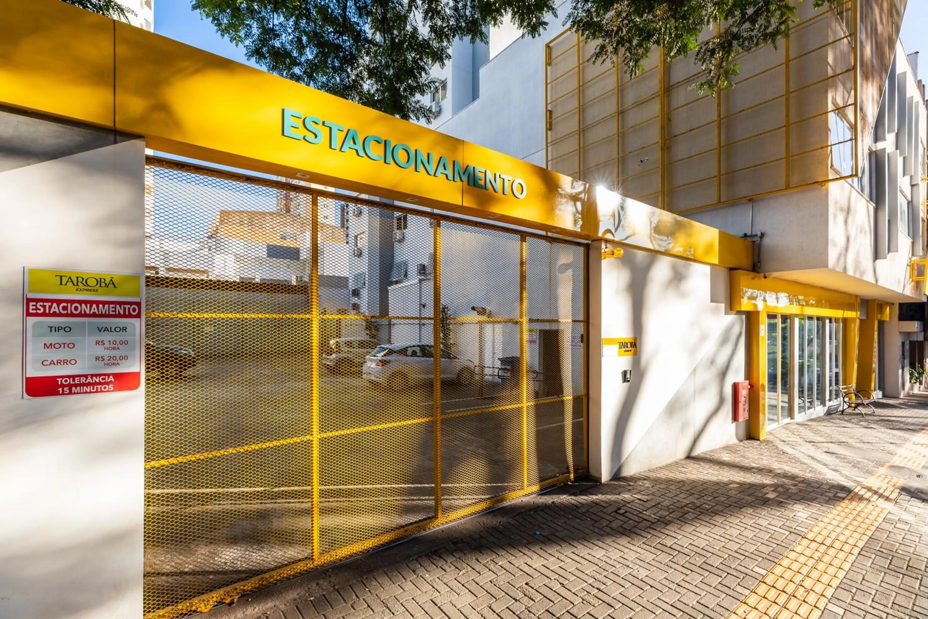 Day in Tarobá Express