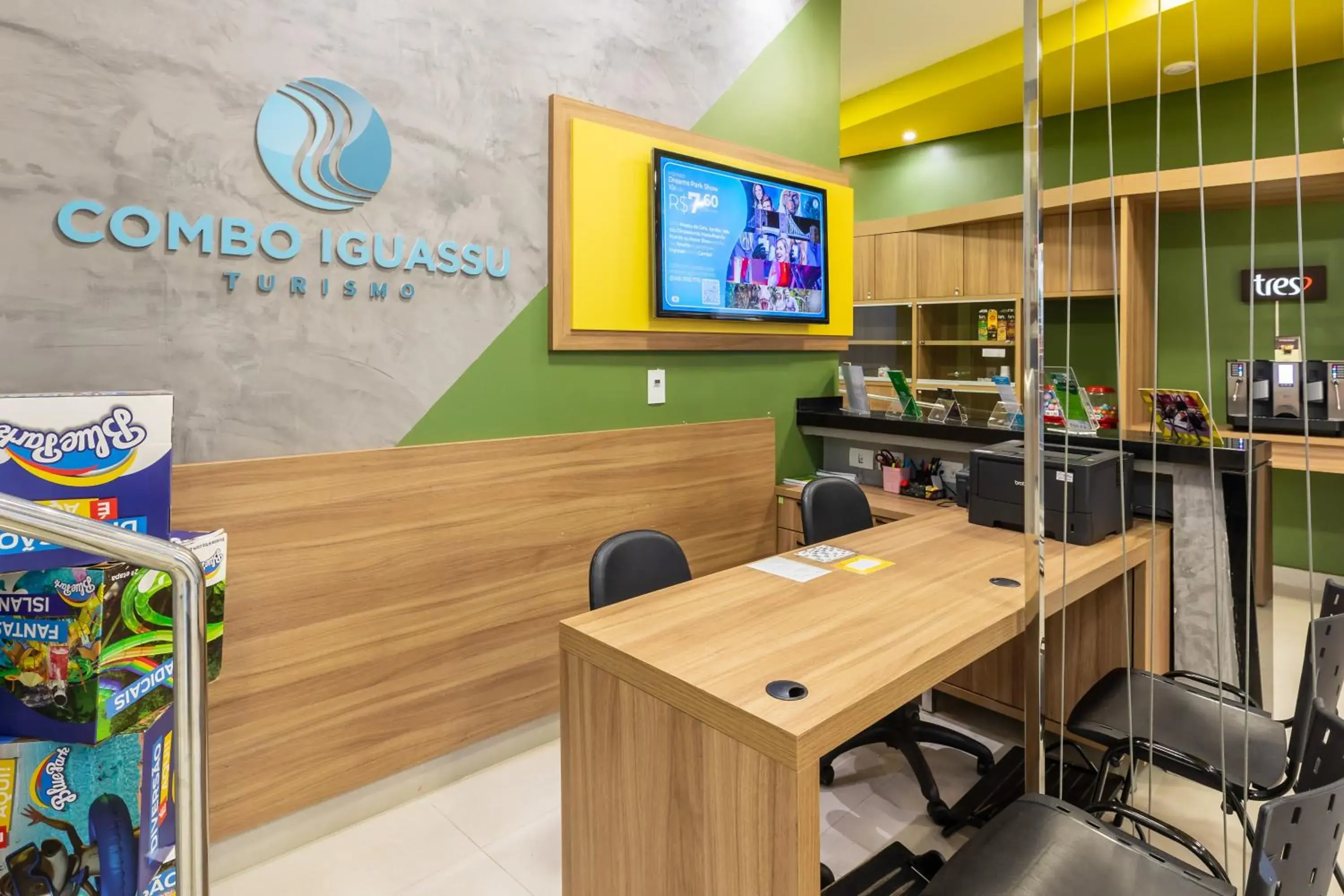 Lobby or reception in Tarobá Express Lobby or reception in Tarobá Express