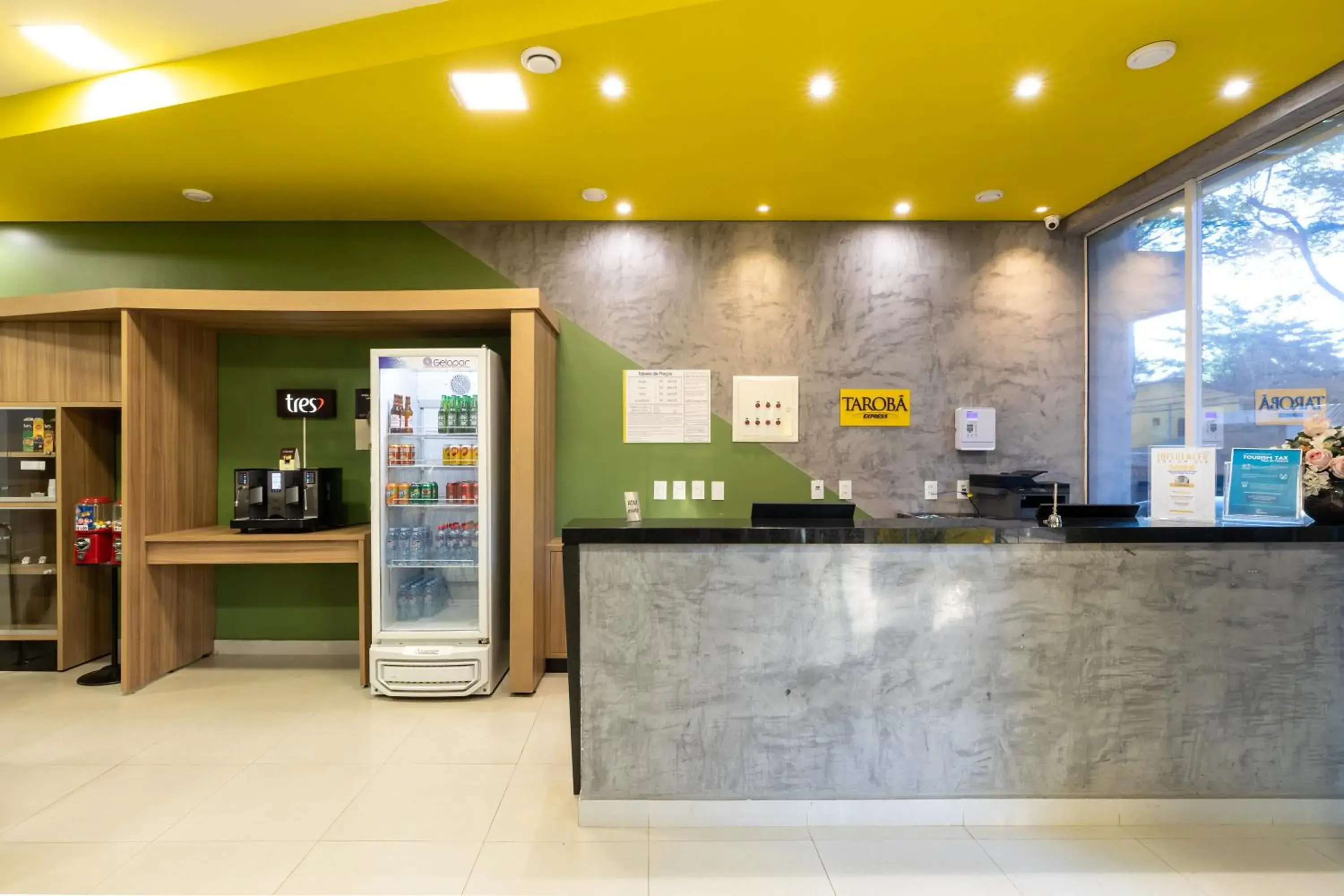Lobby or reception in Tarobá Express Lobby or reception in Tarobá Express