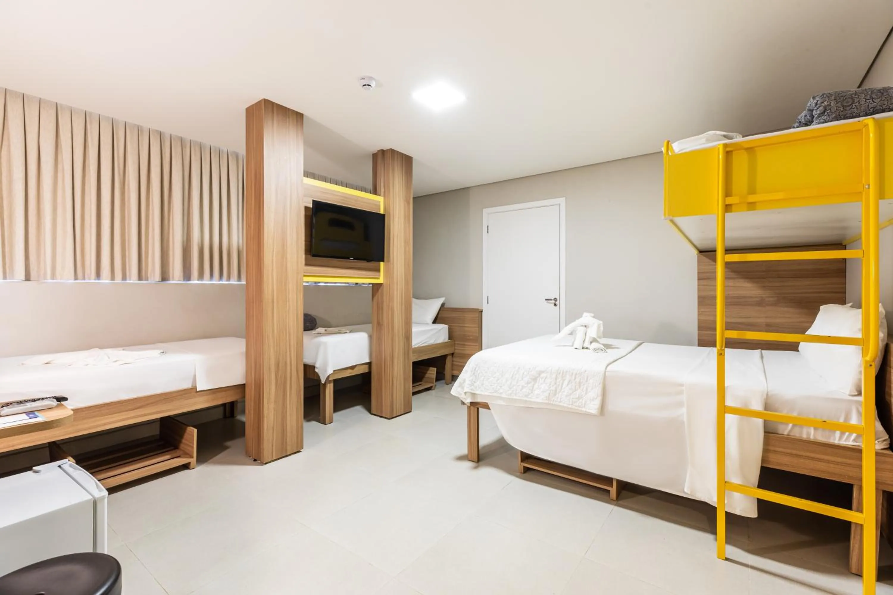 Bed in Tarobá Express