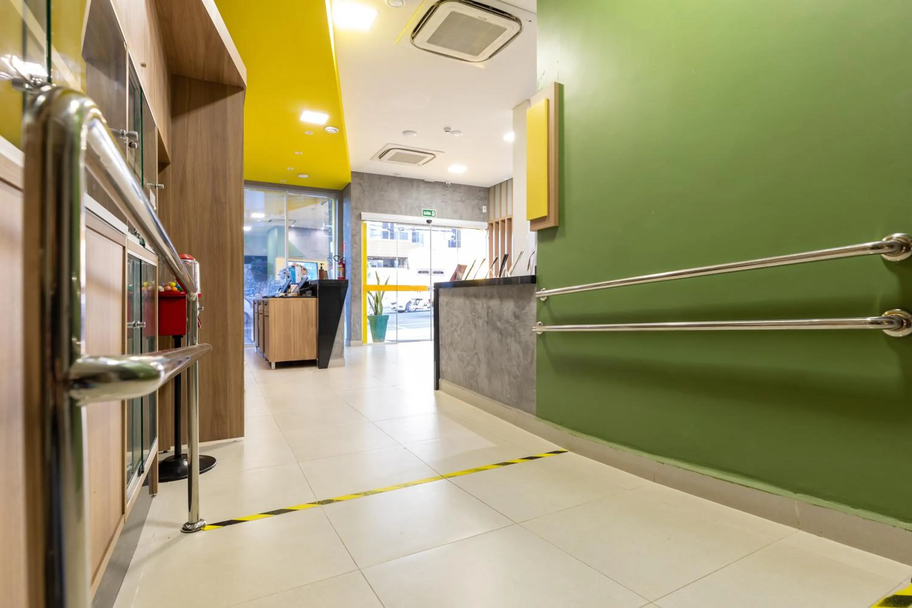 Lobby or reception in Tarobá Express