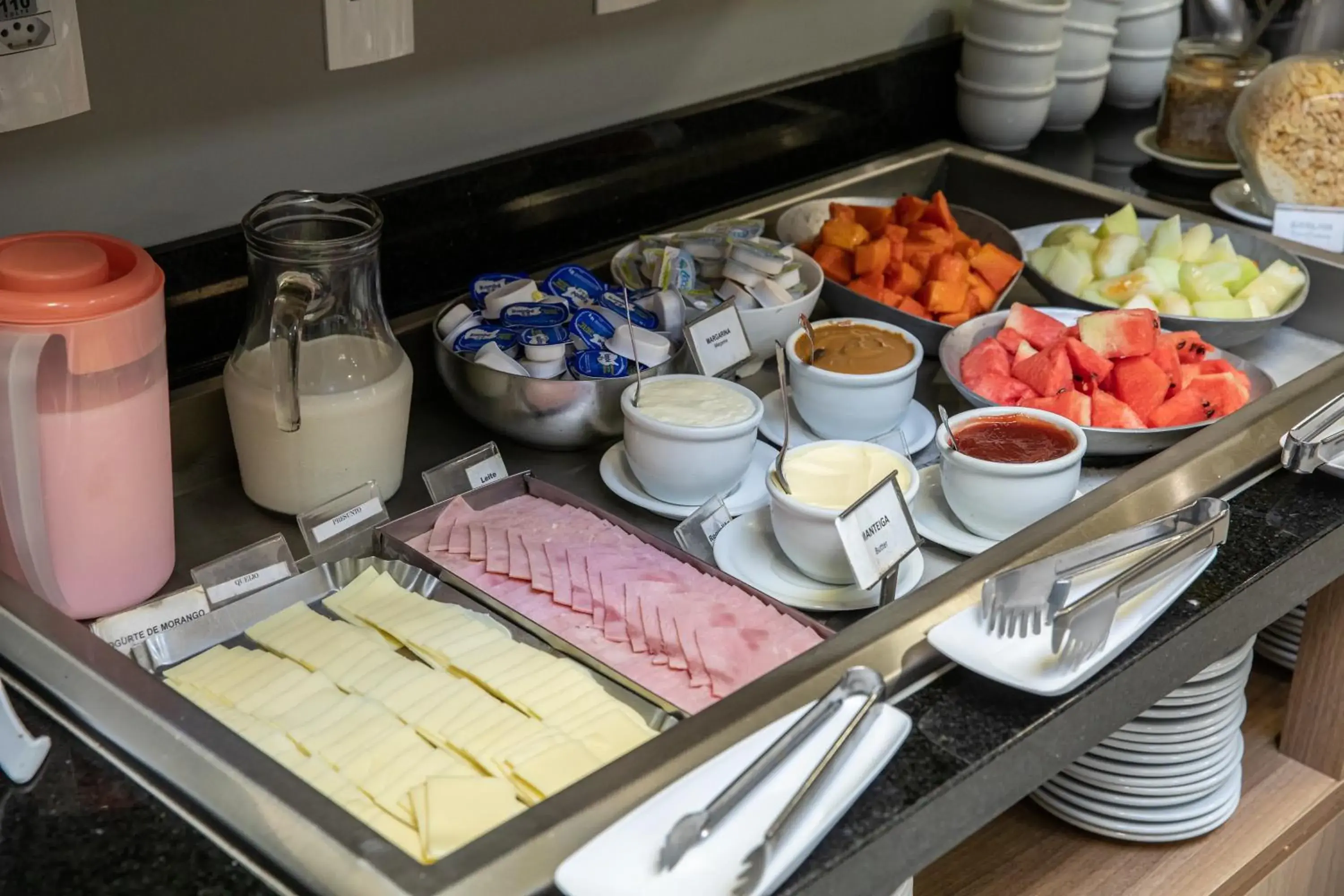 Food and drinks in Tarobá Express Food and drinks in Tarobá Express