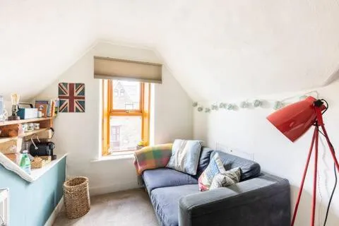 Tŷ Selah, Rugby Ave, Neath