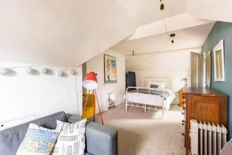 Bed in Tŷ Selah, Rugby Ave, Neath