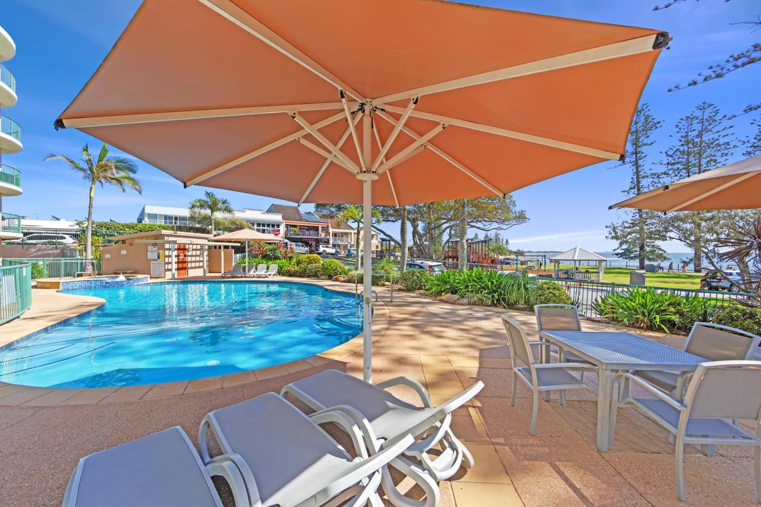 Swimming pool in The Norfolks on Moffat Beach
