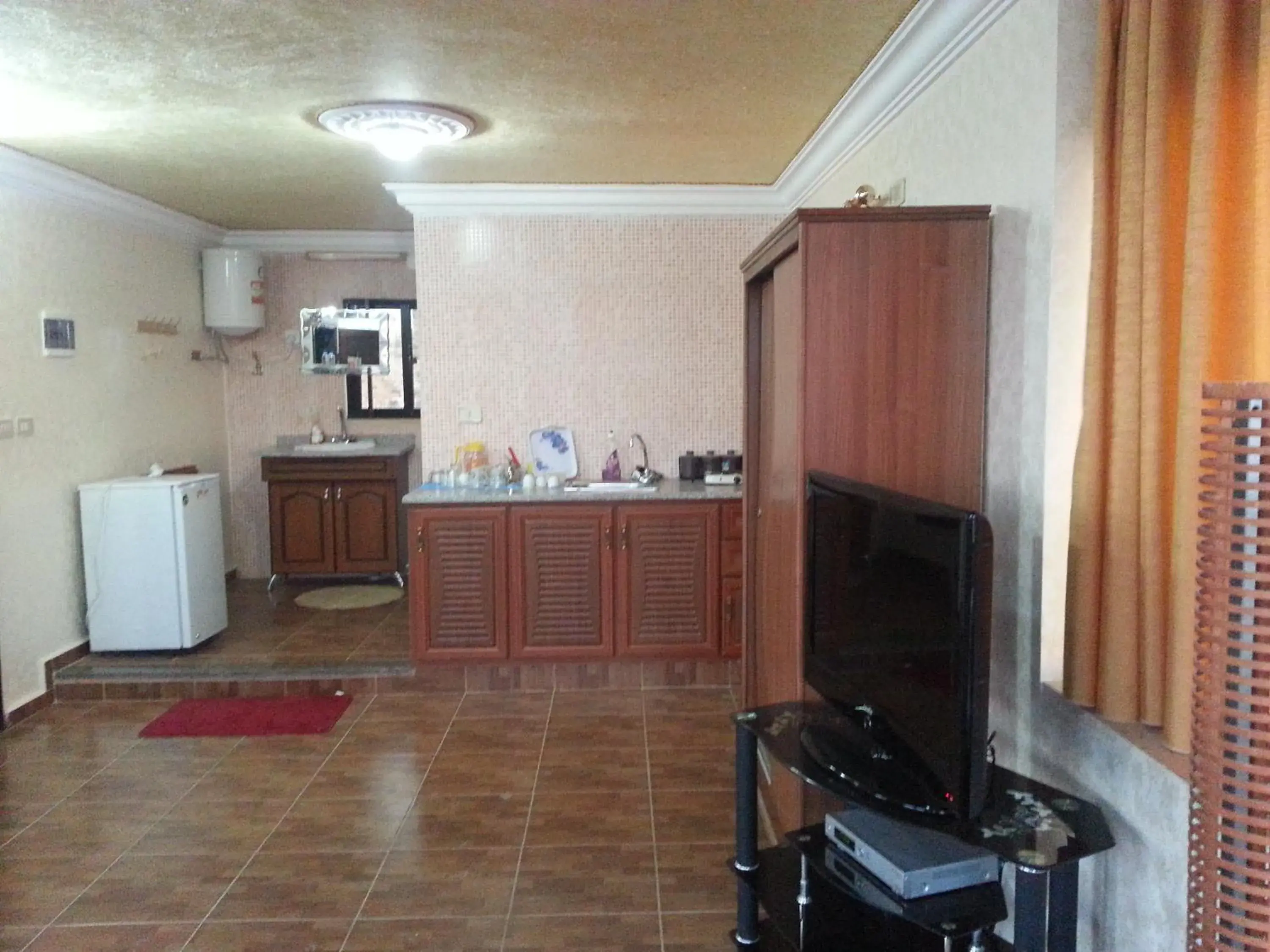 Deluxe Triple Studio with Lake View in Murshed Motel Deluxe Triple Studio with Lake View in Murshed Motel