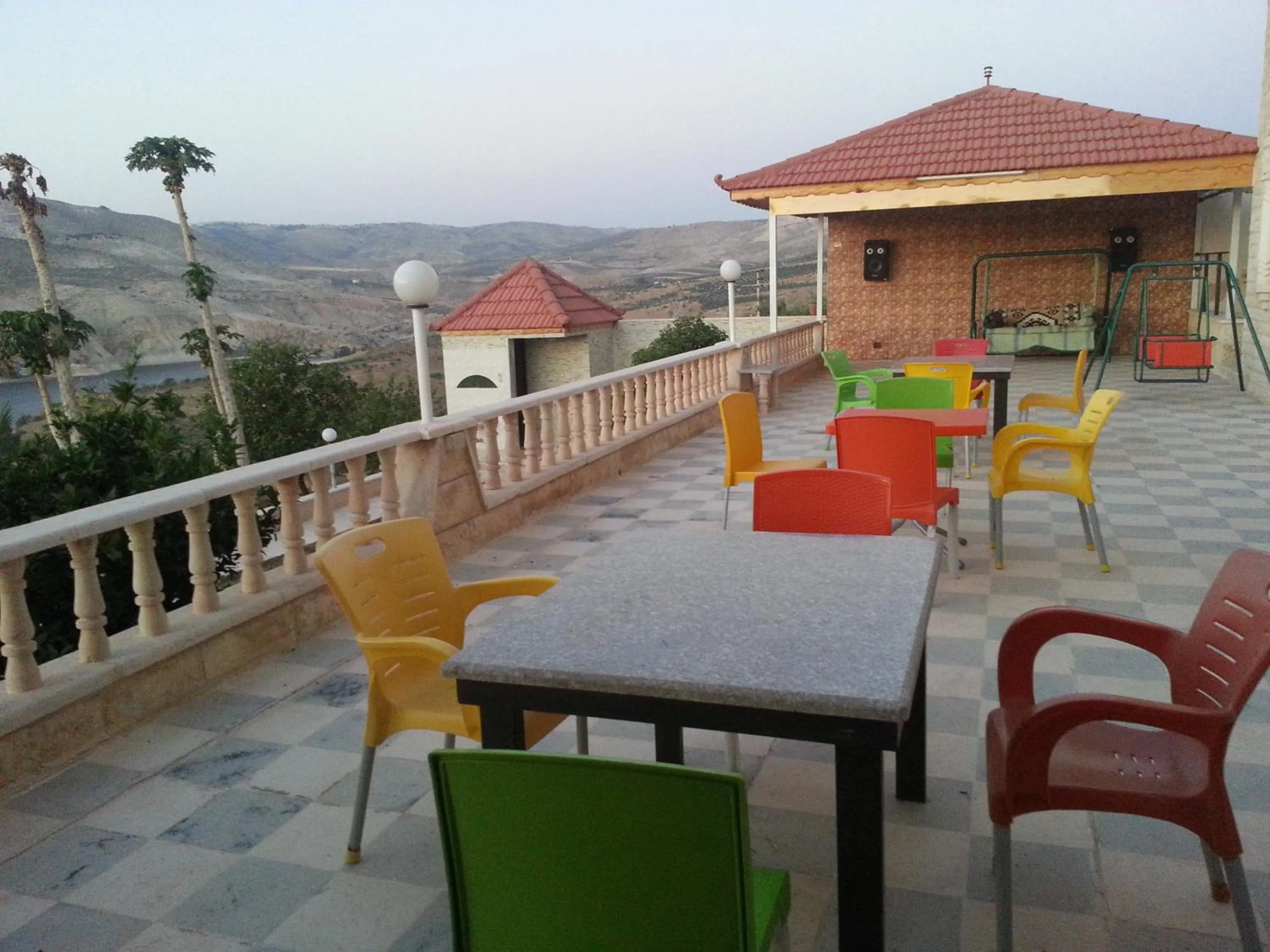 Restaurant/places to eat in Murshed Motel