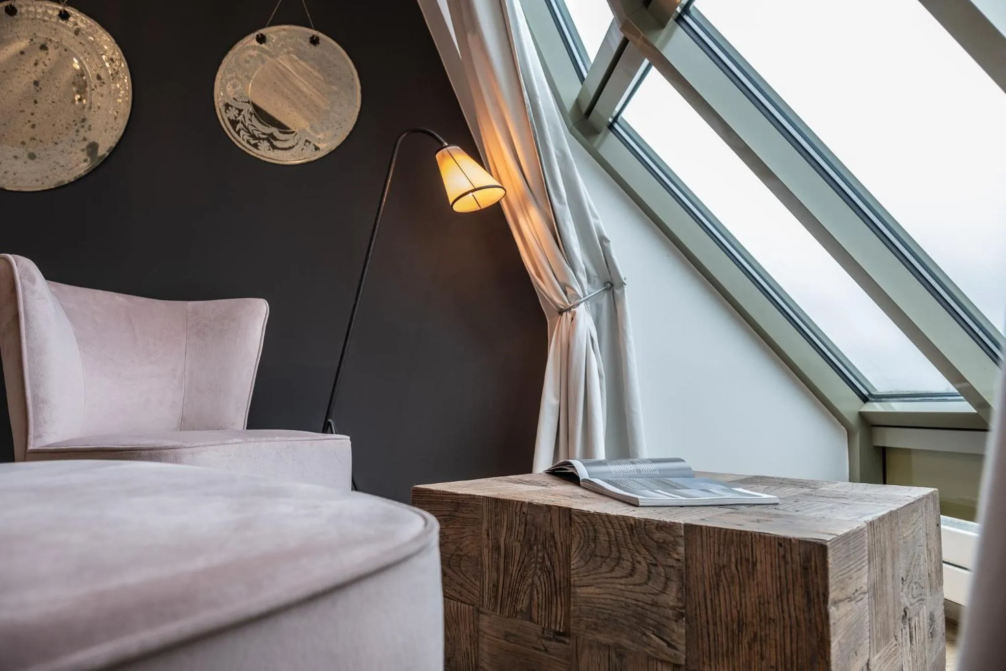 Decorative detail, Bed in Chambres avec Vue