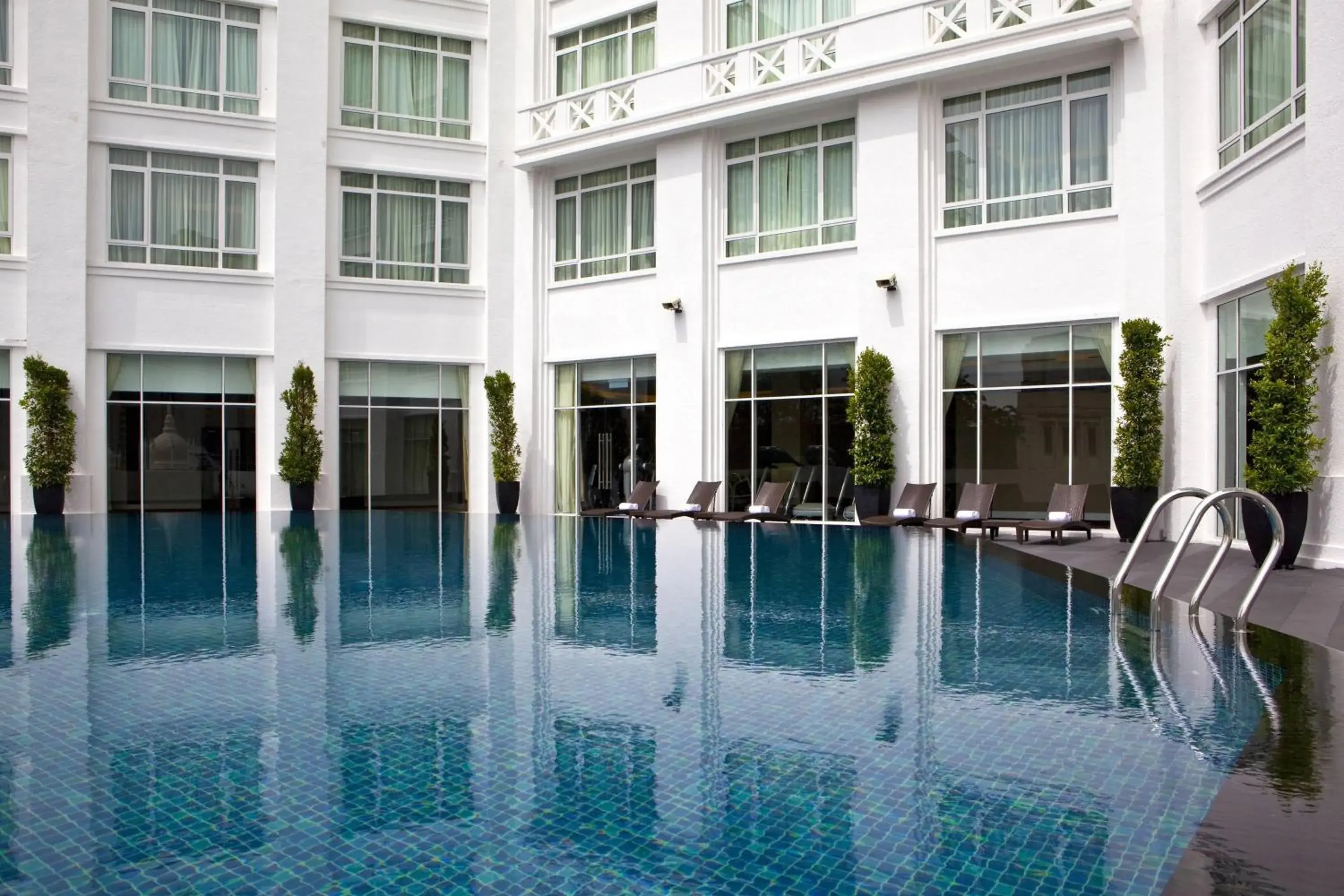 Swimming pool in The Majestic Hotel Kuala Lumpur, Autograph Collection Swimming pool in The Majestic Hotel Kuala Lumpur, Autograph Collection