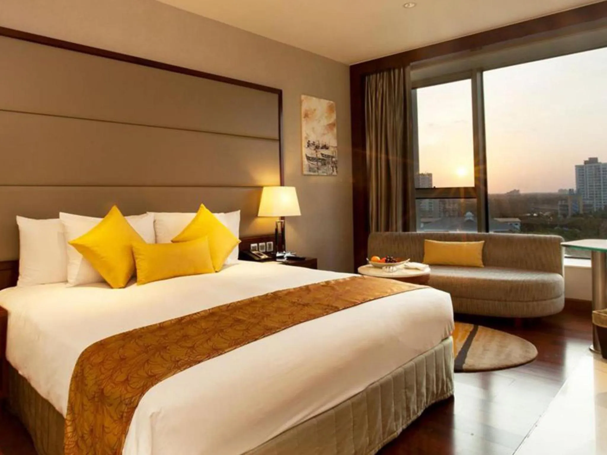 Day, Bed in Crowne Plaza Kochi by IHG