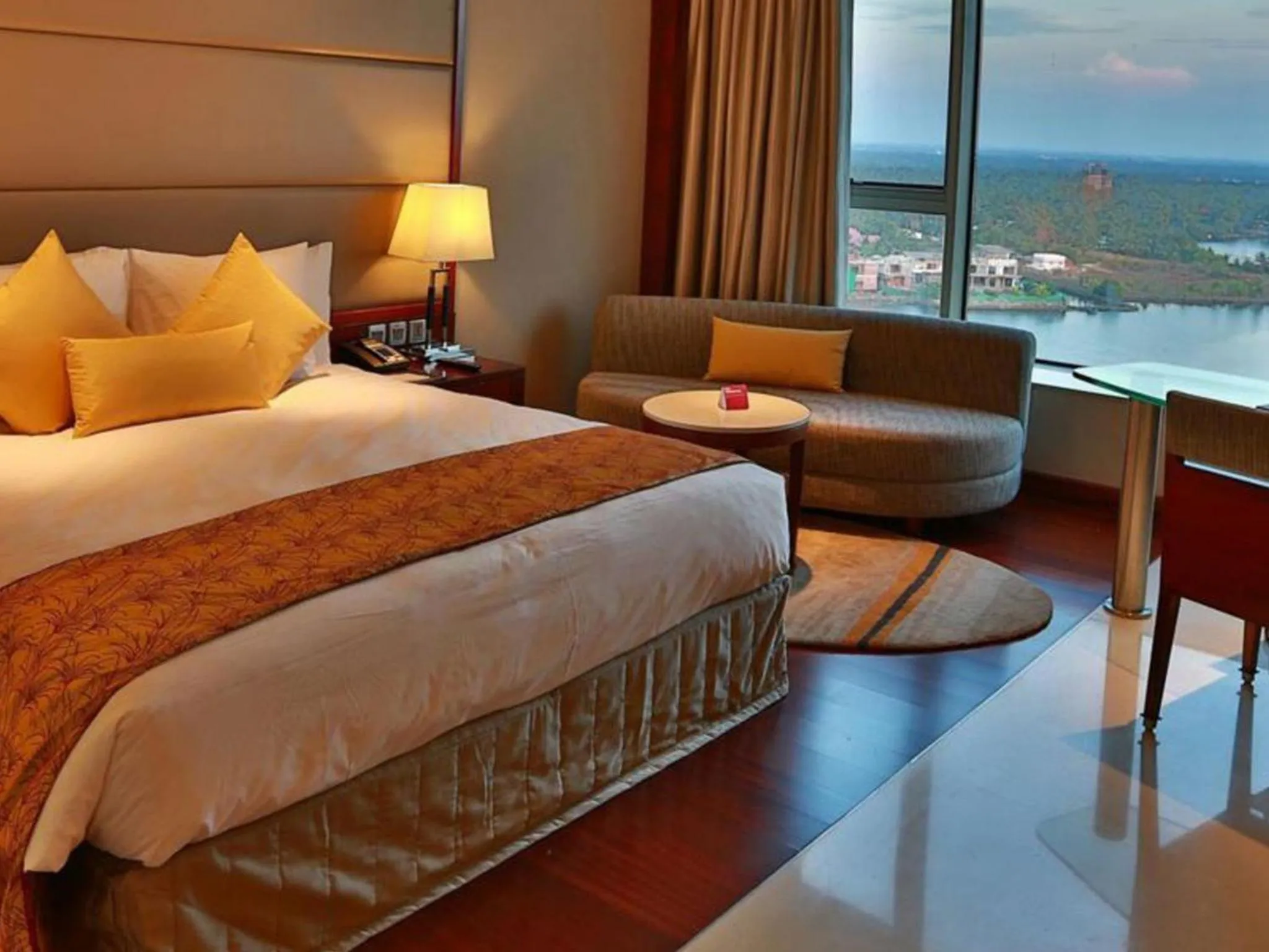 Bathroom, Bed in Crowne Plaza Kochi by IHG