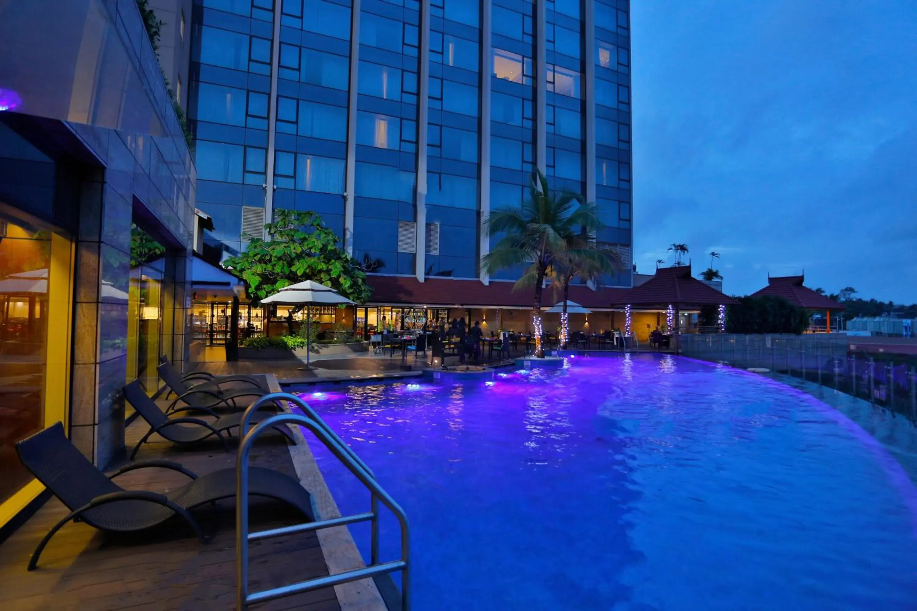 Swimming pool in Crowne Plaza Kochi by IHG Swimming pool in Crowne Plaza Kochi by IHG