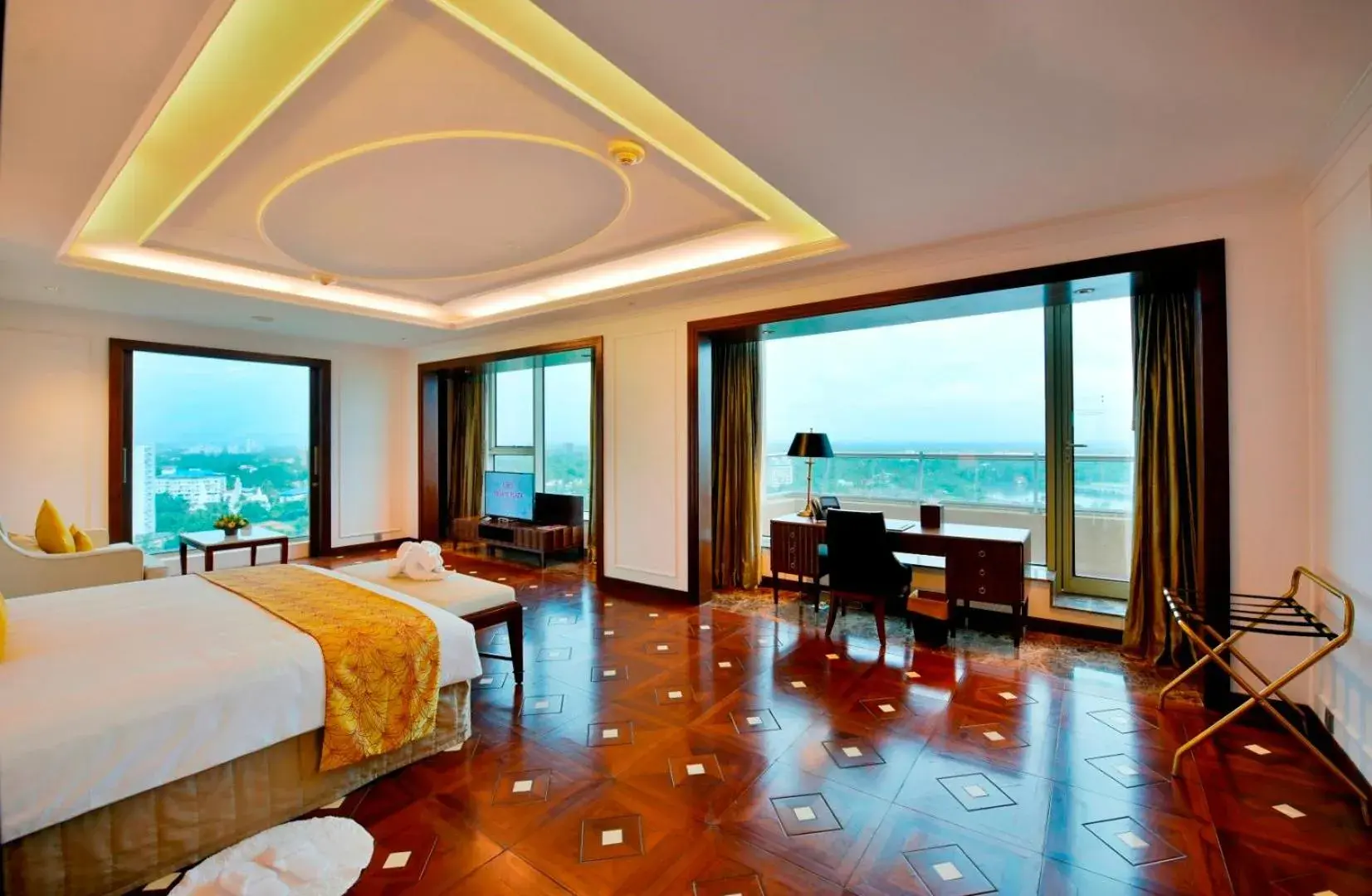 Presidential Suite - Non-Smoking in Crowne Plaza Kochi by IHG Presidential Suite - Non-Smoking in Crowne Plaza Kochi by IHG