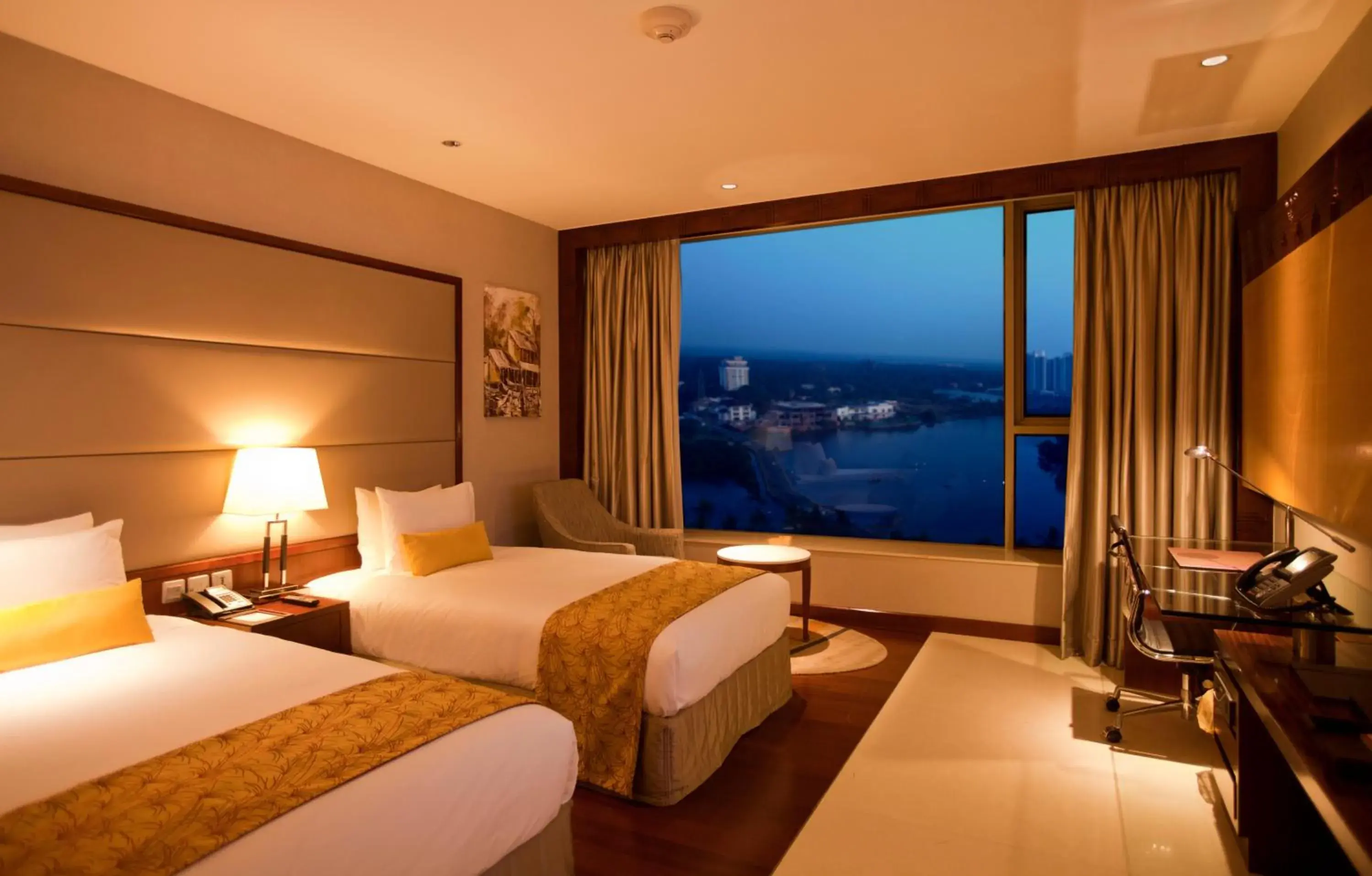 Night, Bed in Crowne Plaza Kochi by IHG Night, Bed in Crowne Plaza Kochi by IHG