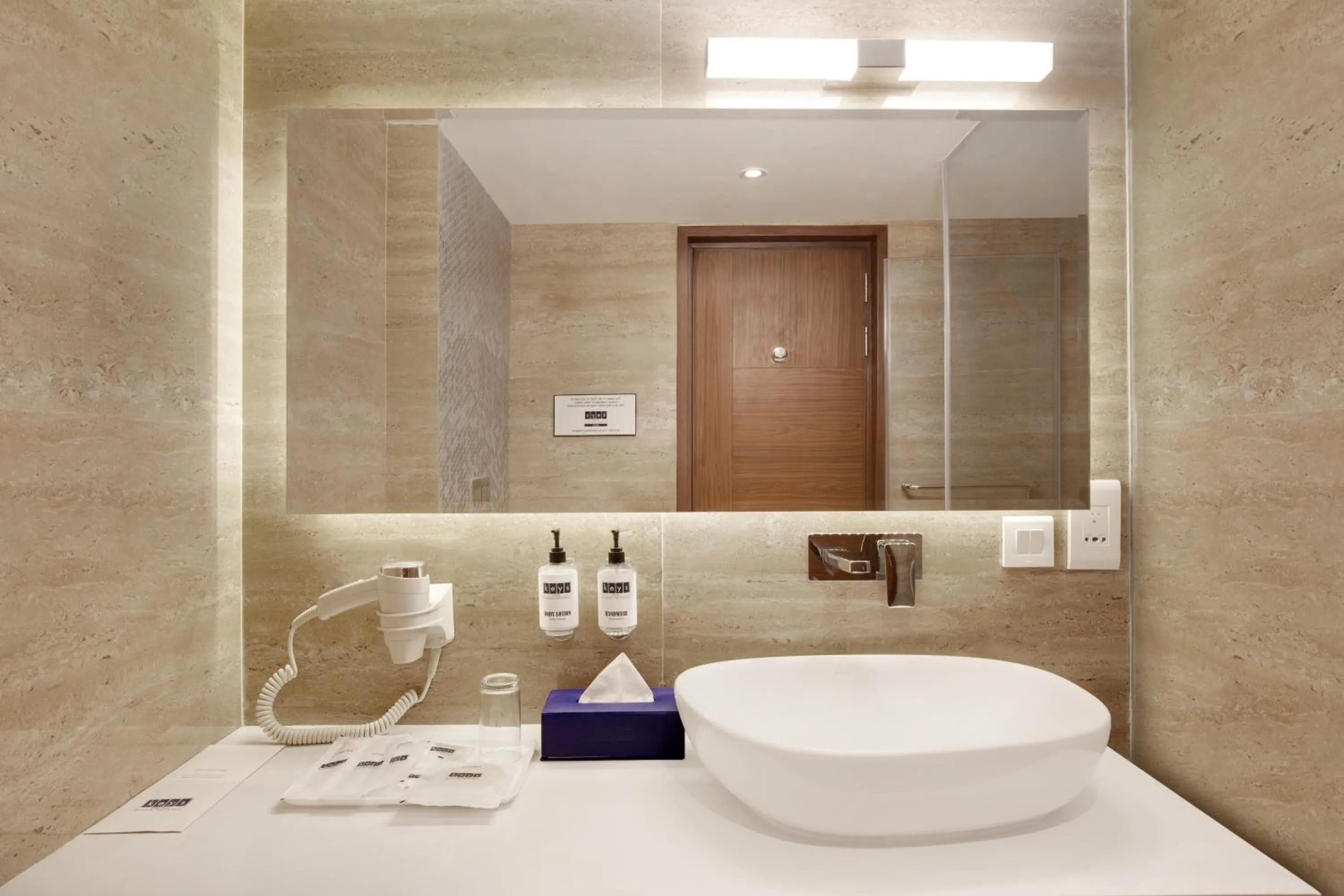 Shower in Hotel Aketa Rajpur Road Dehradun, Dehradun