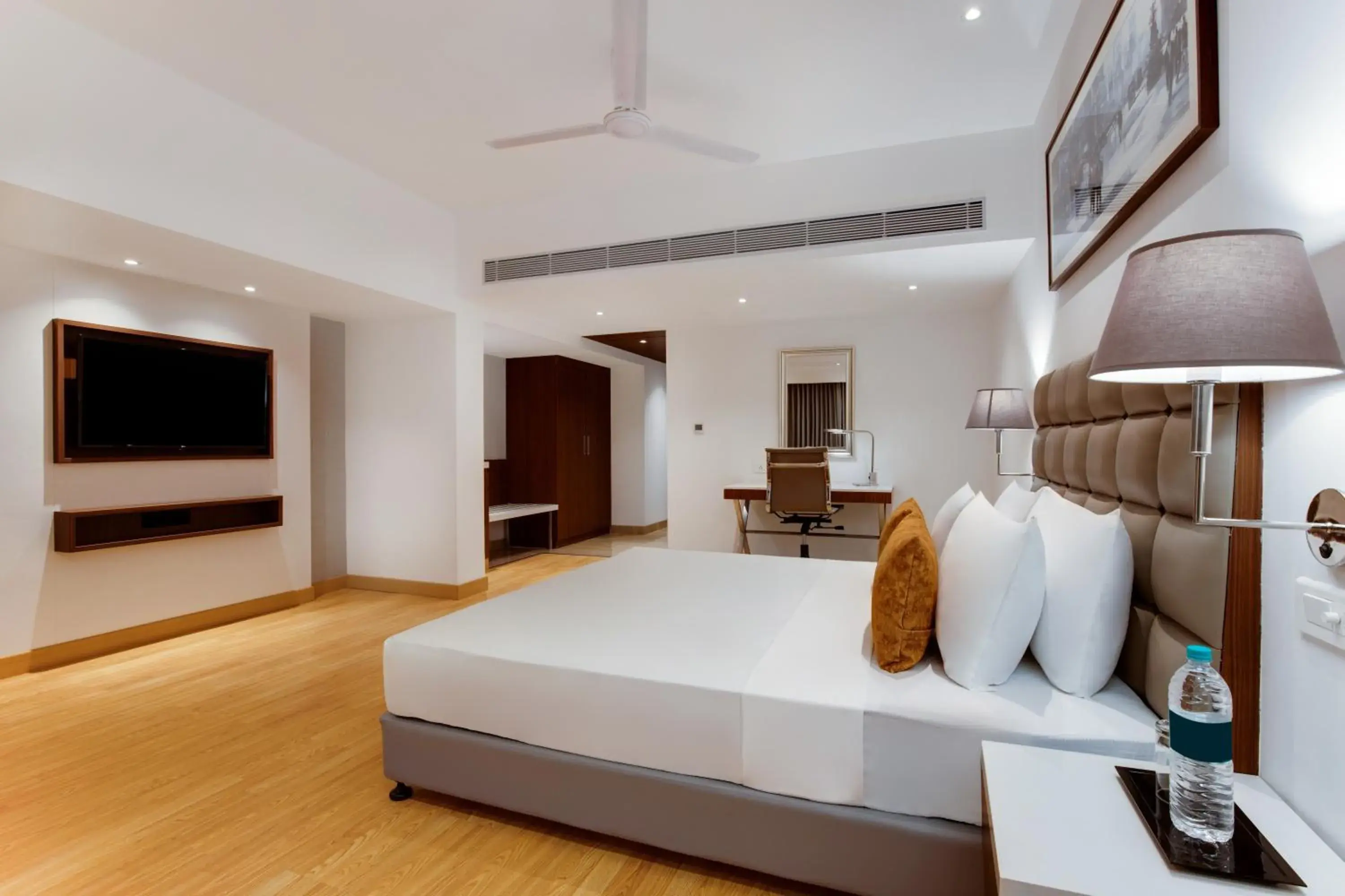 Deluxe King Room in Hotel Aketa Rajpur Road Dehradun, Dehradun Deluxe King Room in Hotel Aketa Rajpur Road Dehradun, Dehradun