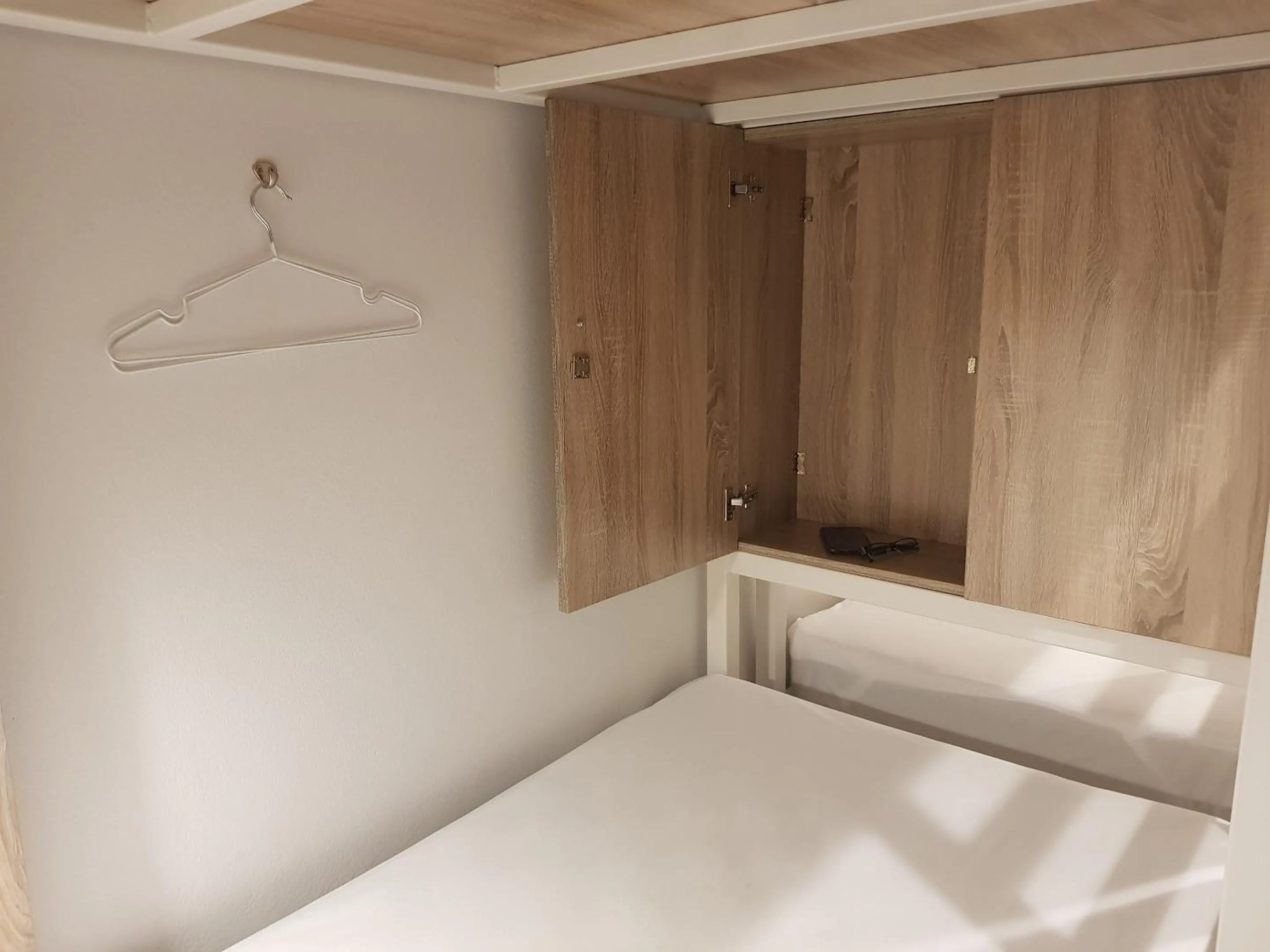 Bed in A Day inn Ranong Hostel