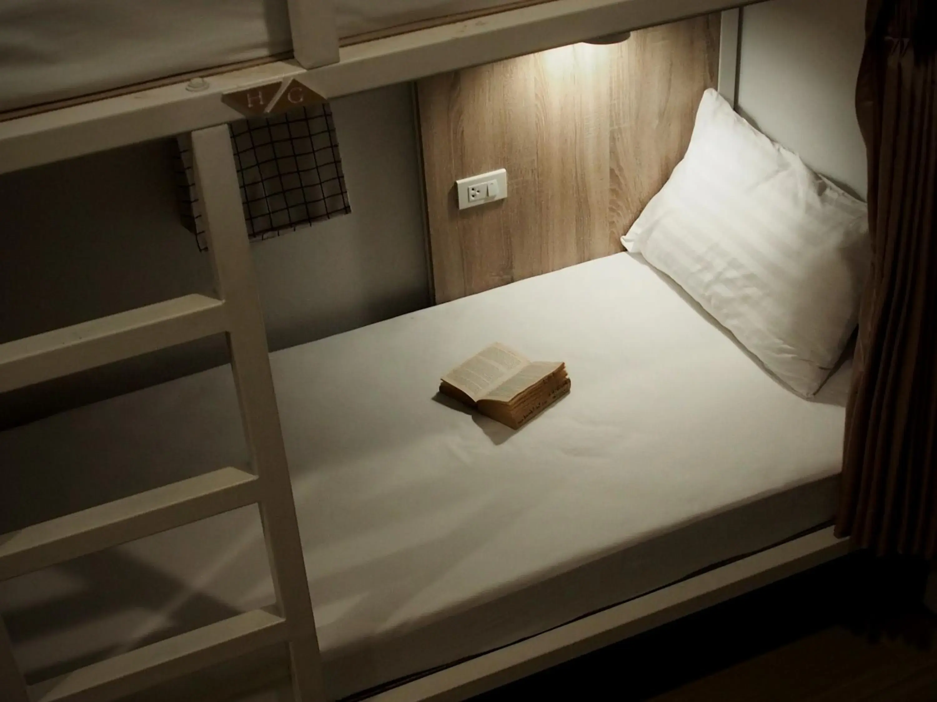 Bunk Bed in Female Dormitory Room in A Day inn Ranong Hostel Bunk Bed in Female Dormitory Room in A Day inn Ranong Hostel