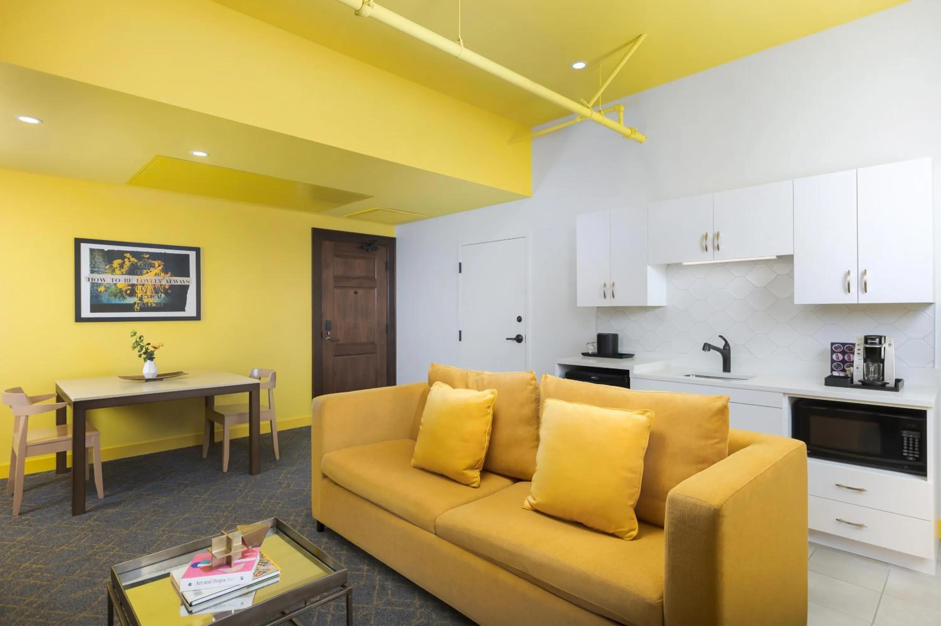 Kitchen or kitchenette in Angad Arts Hotel St Louis, Tapestry Collection by Hilton