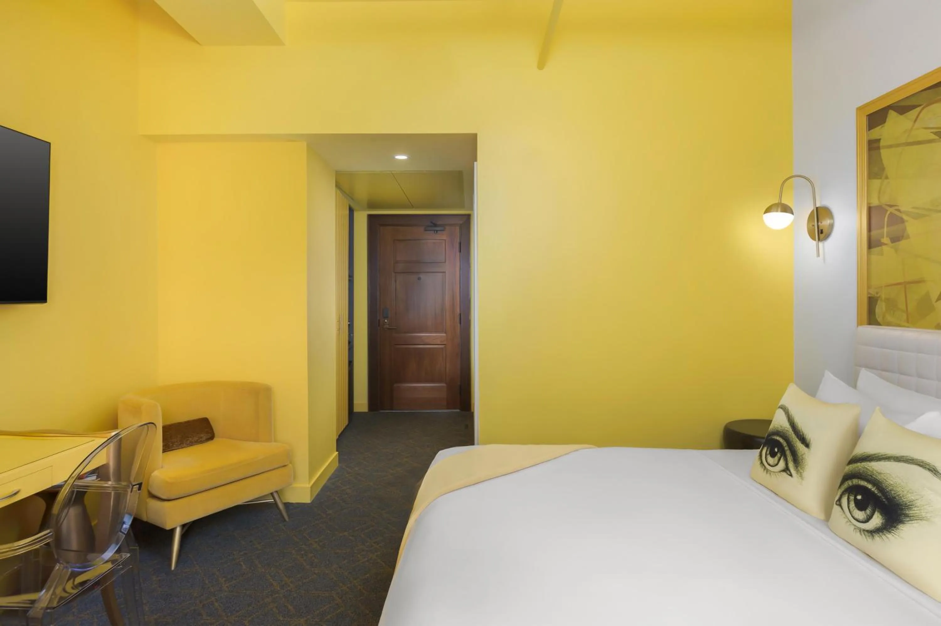 Bed in Angad Arts Hotel St Louis, Tapestry Collection by Hilton