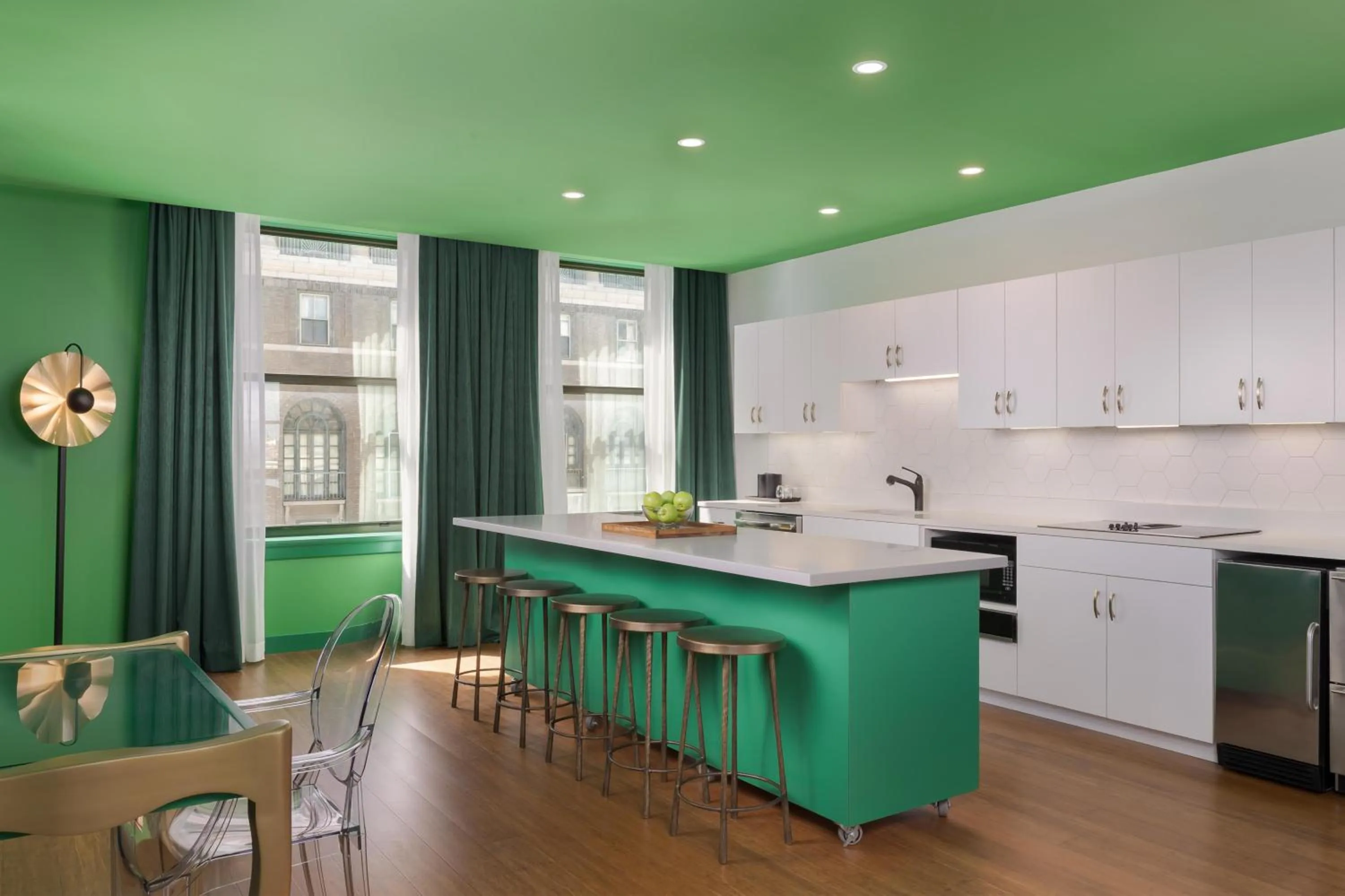 Kitchen or kitchenette in Angad Arts Hotel St Louis, Tapestry Collection by Hilton