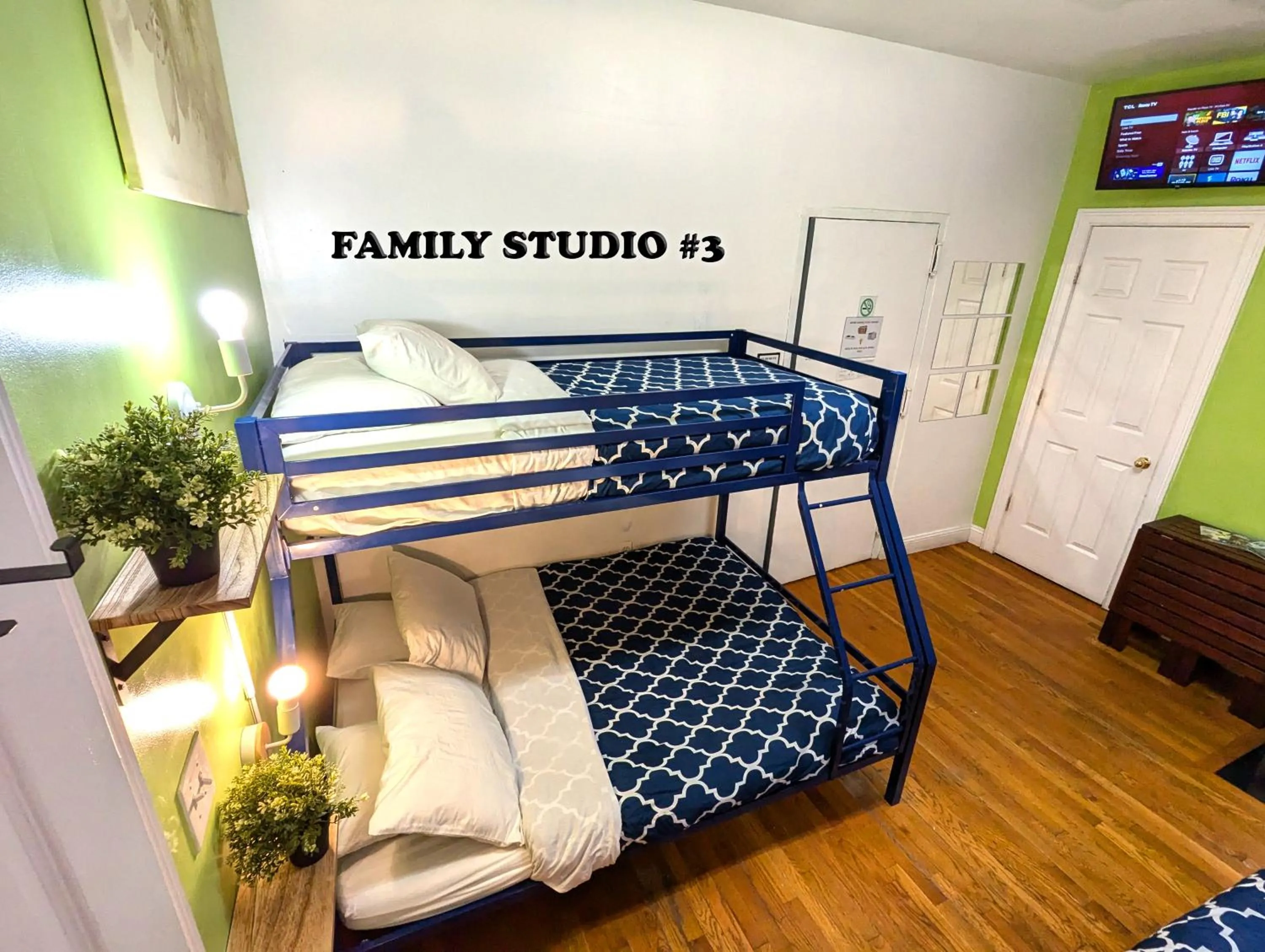 bunk bed, Bed in NYC Empire Apartments