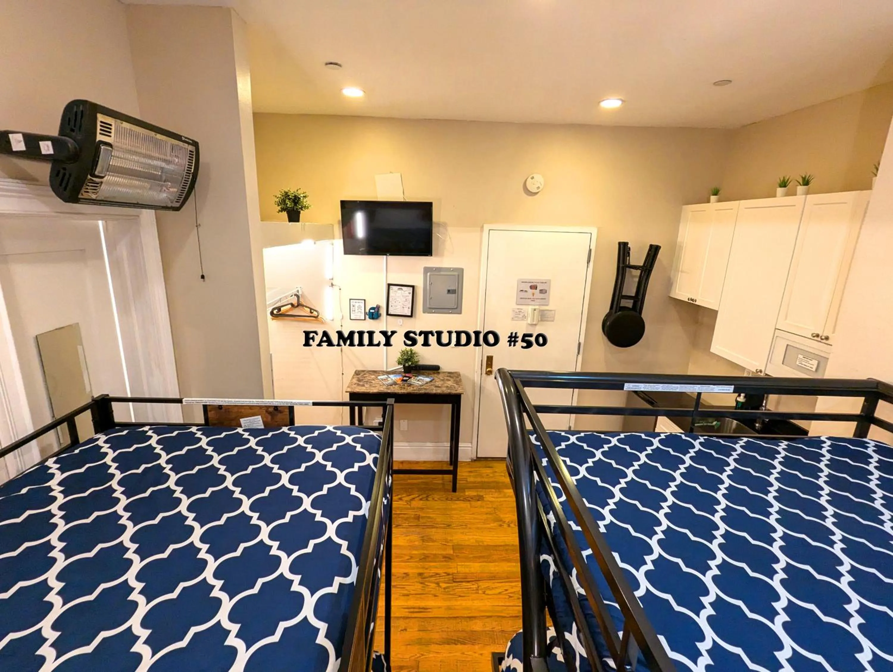 Bedroom, Bed in NYC Empire Apartments