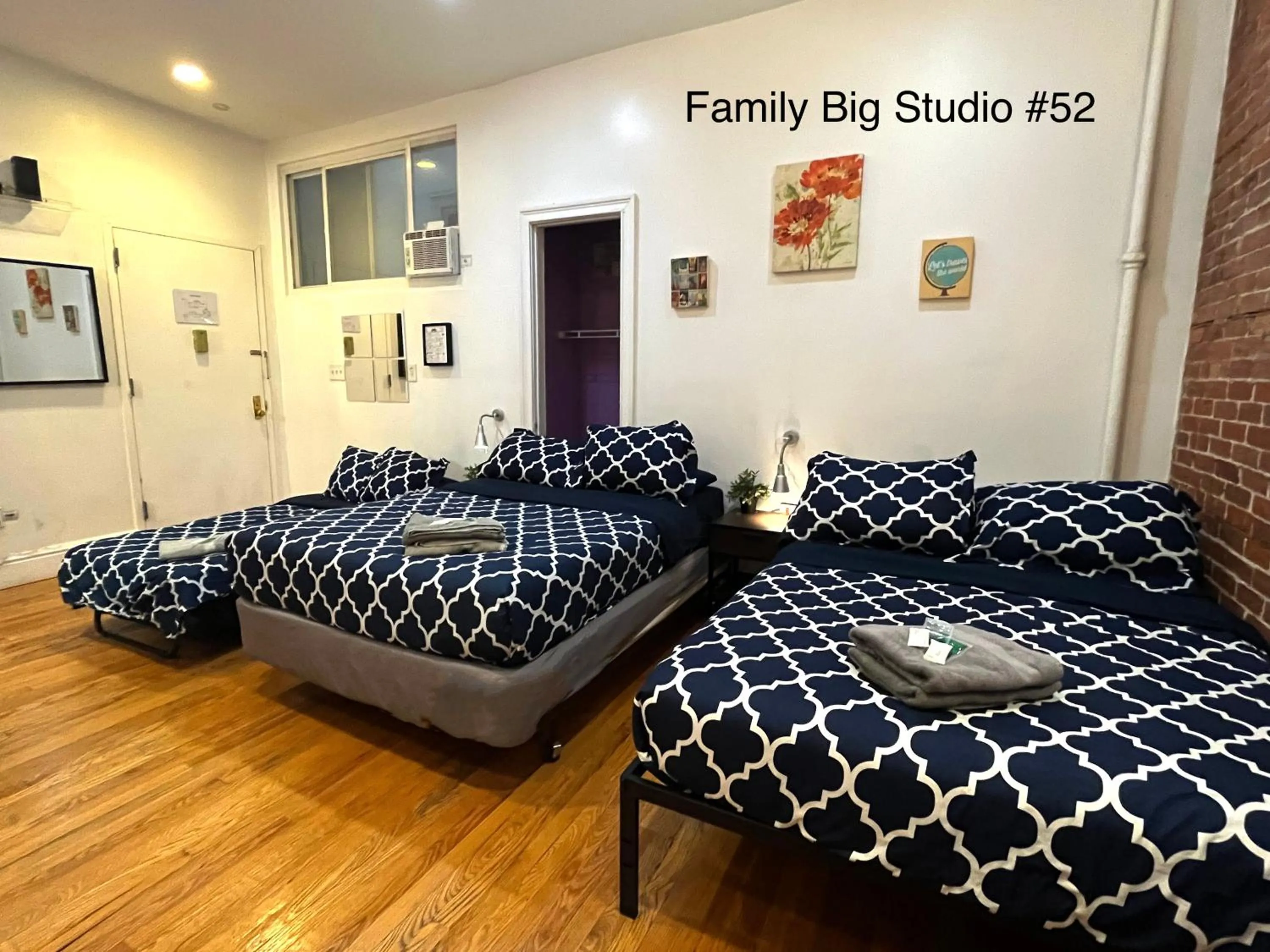 Bedroom, Bed in NYC Empire Apartments