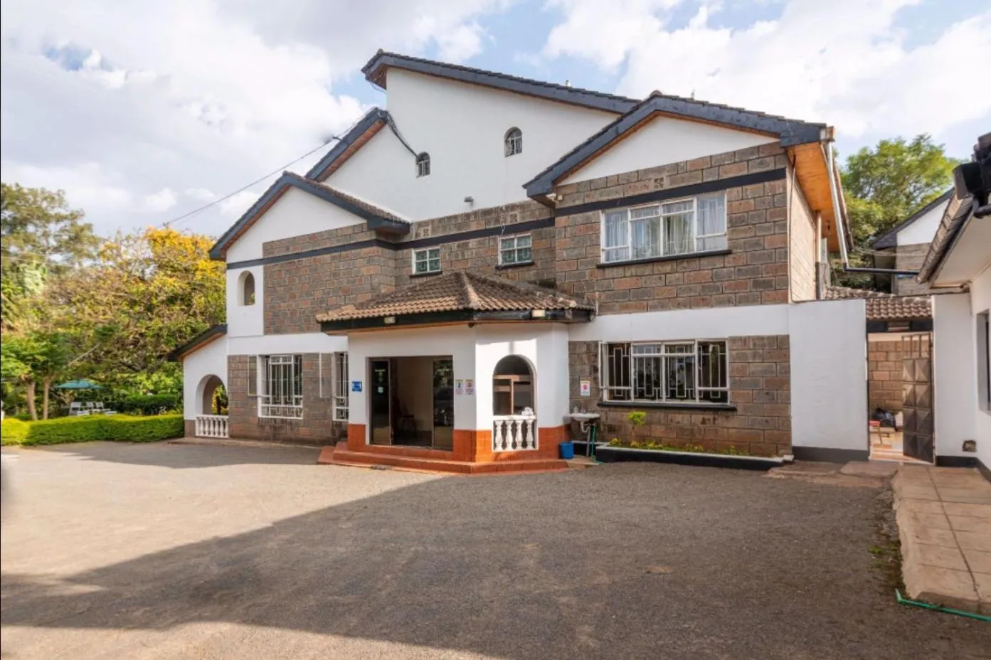 Property building in Hotel Troy