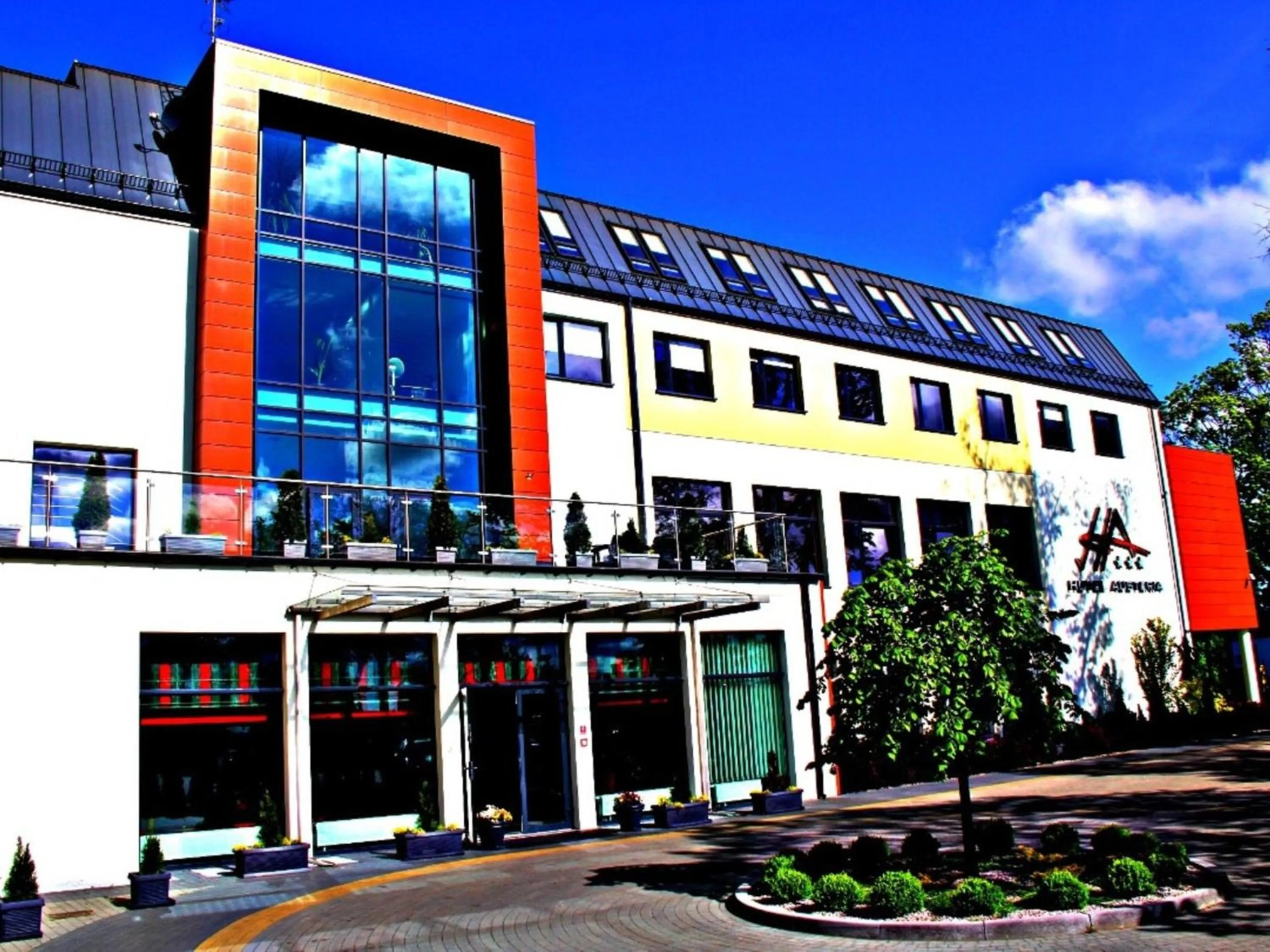 Facade/entrance in Hotel Austeria Conference & Spa