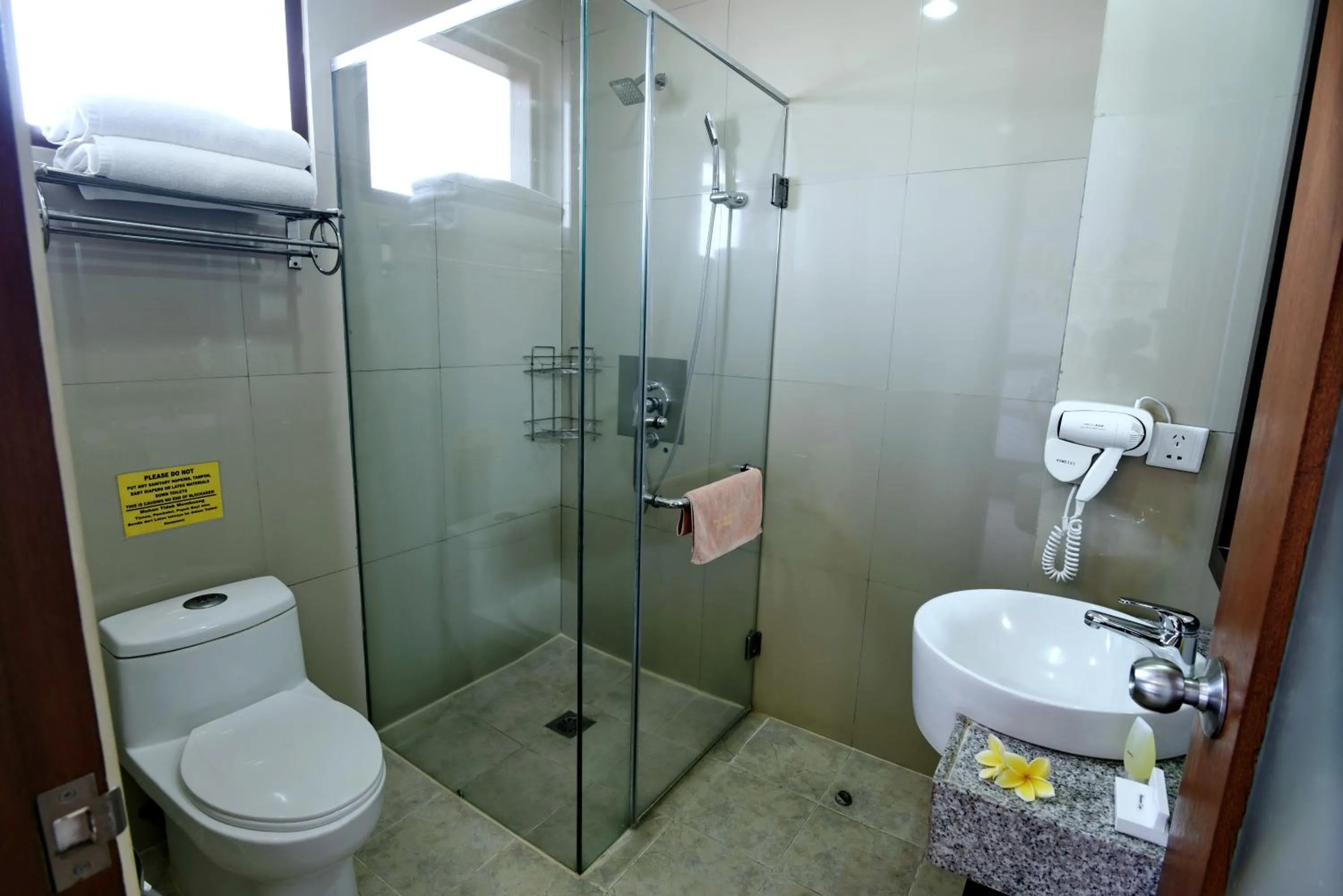 Bathroom in Kuta Town House Apartments