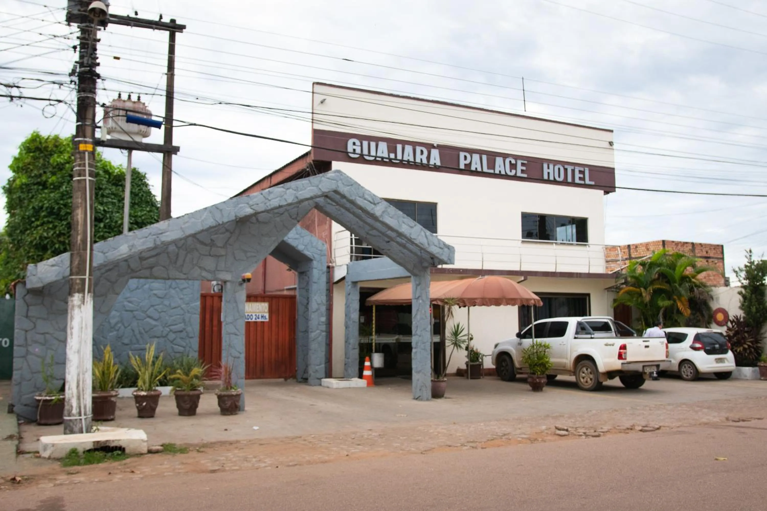 Property building in Guajará Palace Hotel