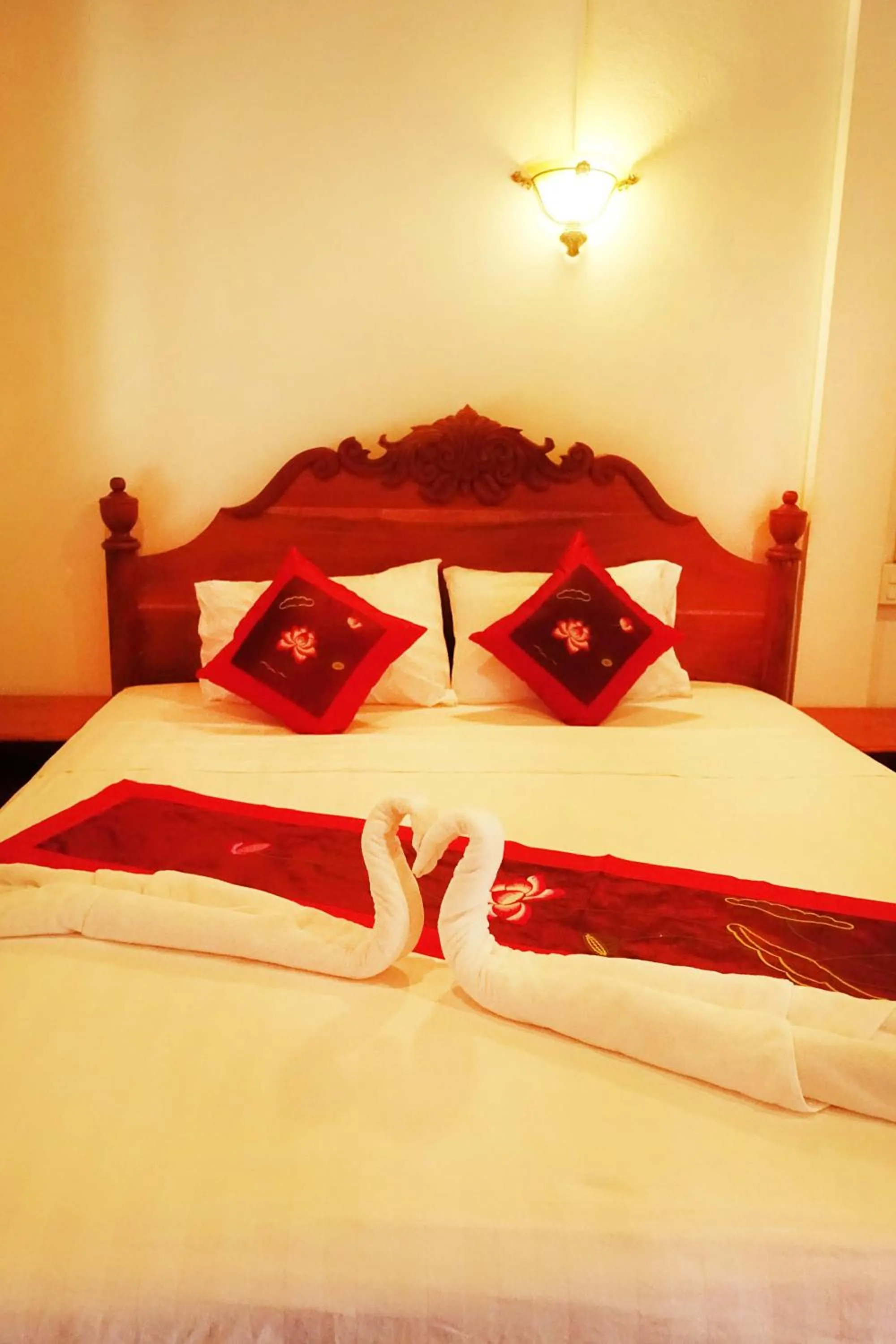 Bed in Villa Rattanakon