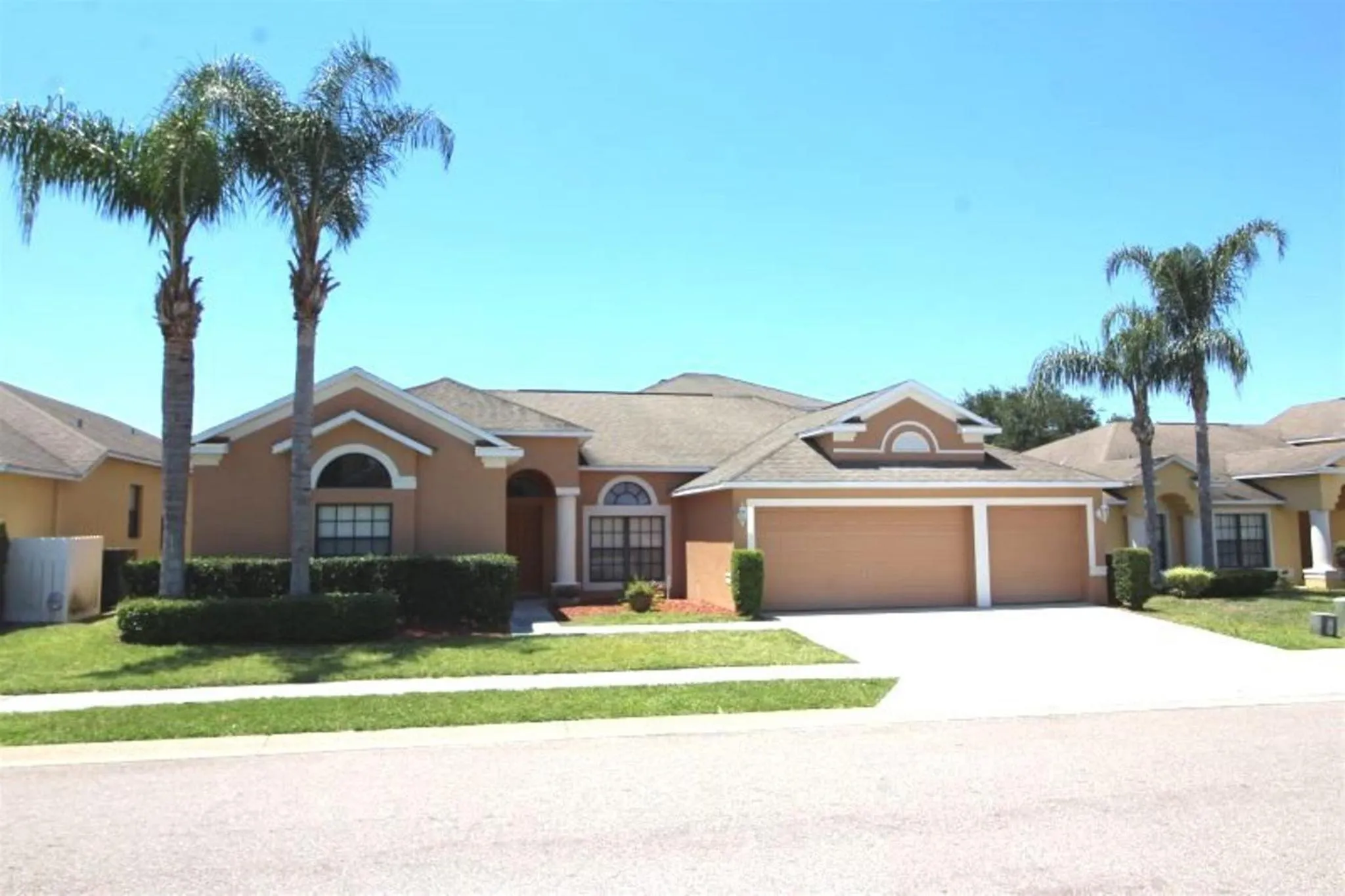 Property building in Private Pool Homes