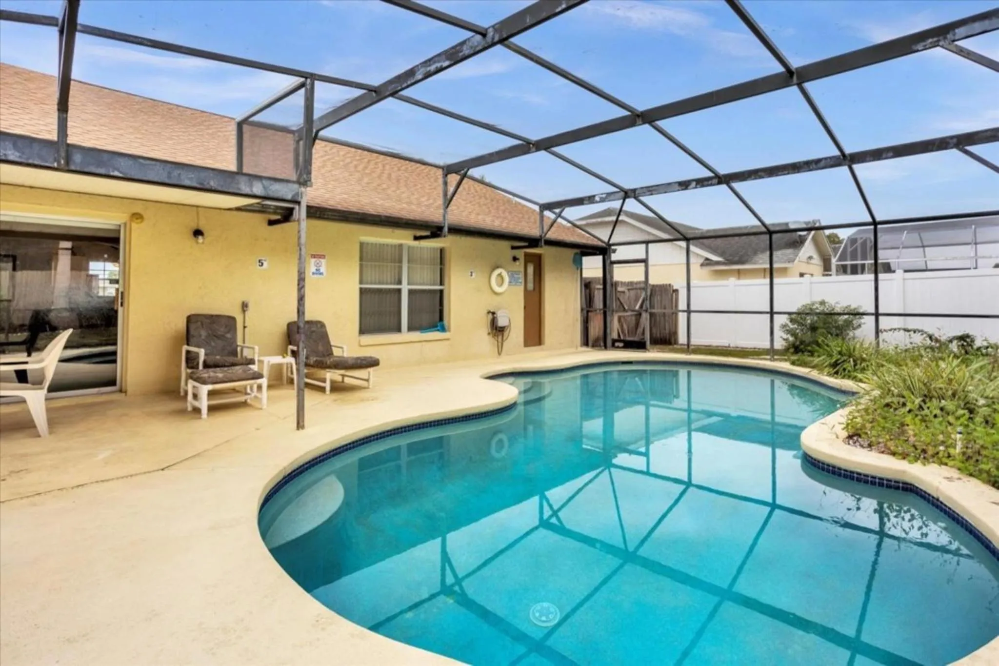 Swimming pool in Private Pool Homes
