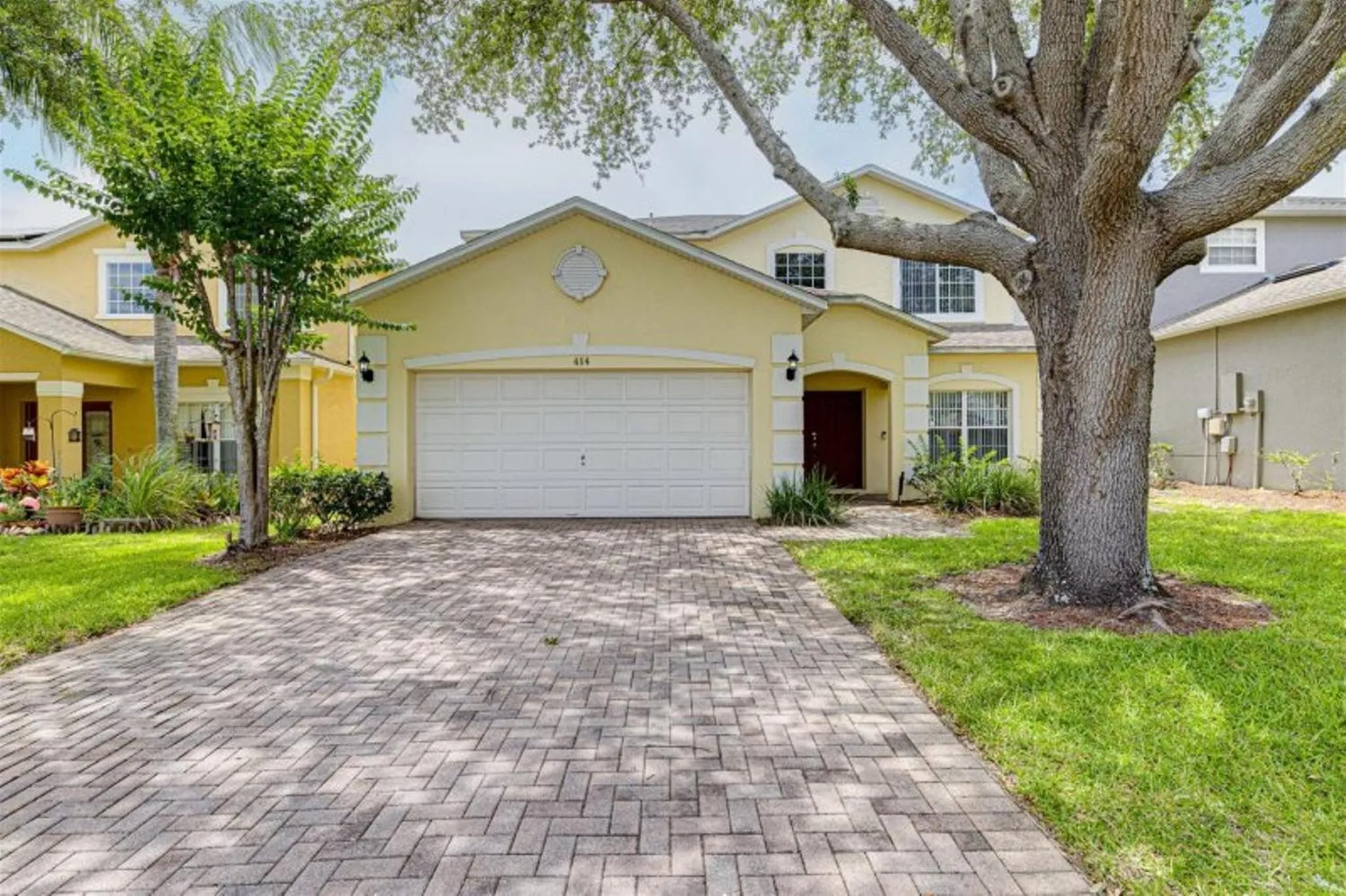 Property building in Private Pool Homes