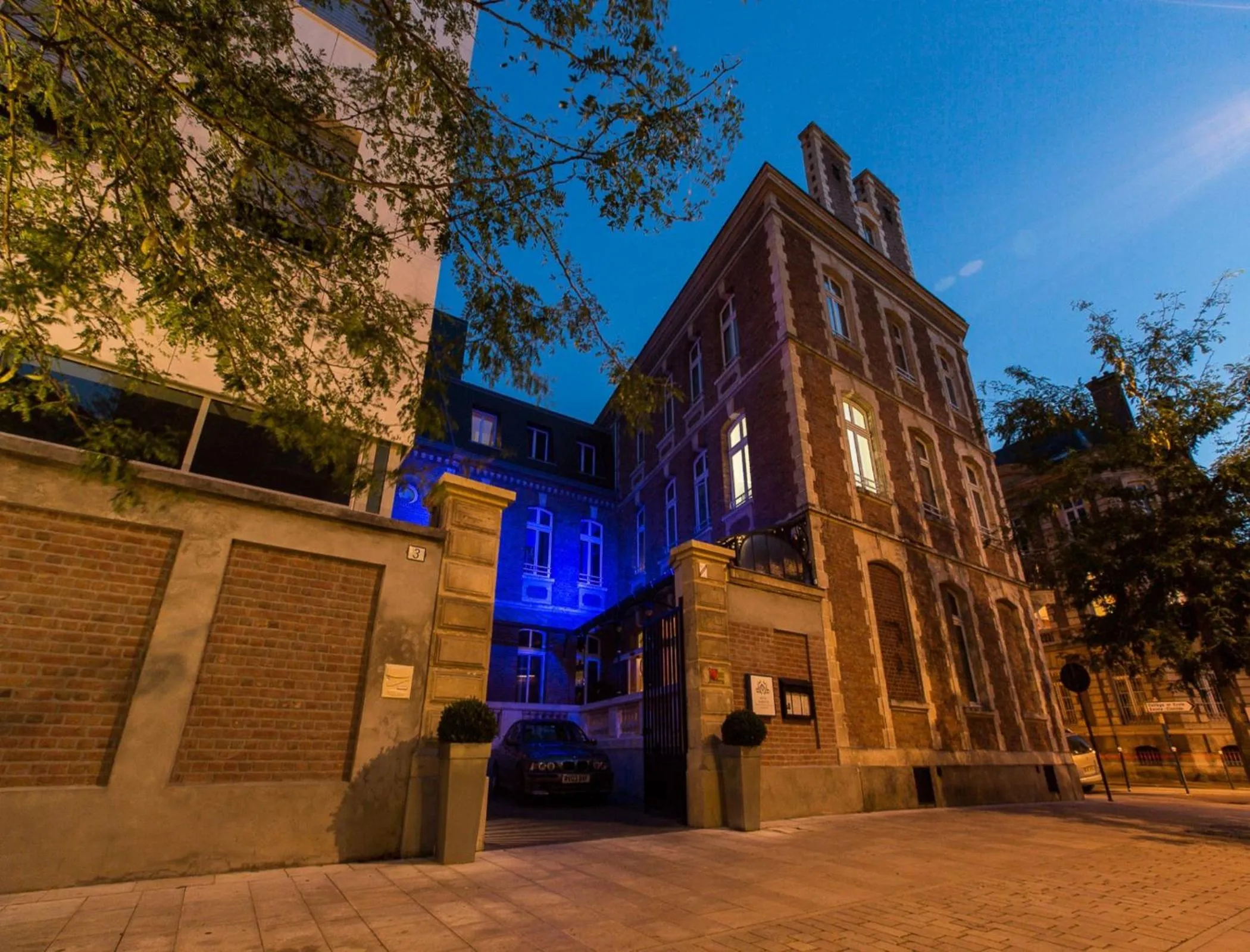 Facade/entrance in Hôtel Spa Marotte