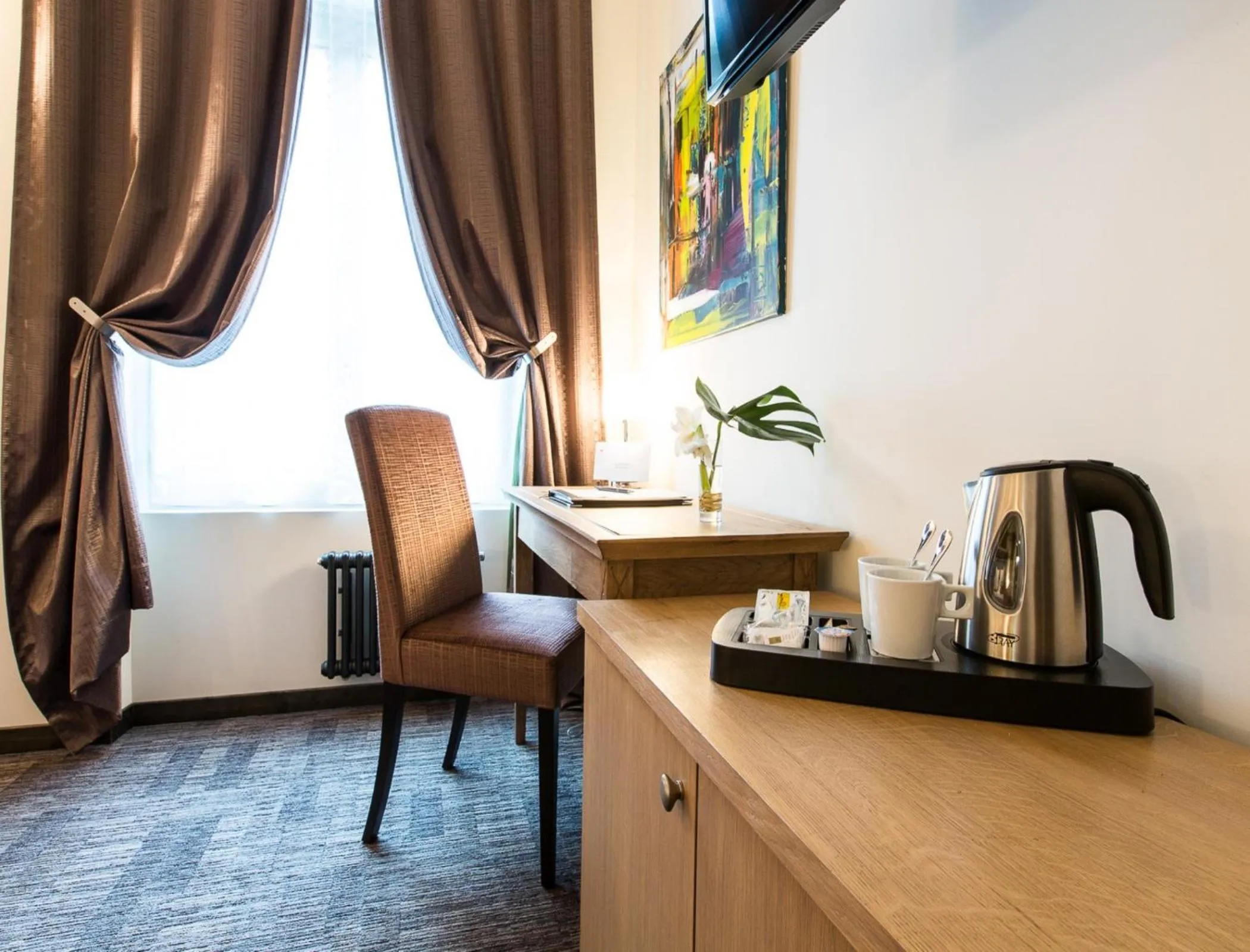 Coffee/tea facilities in Hôtel Spa Marotte