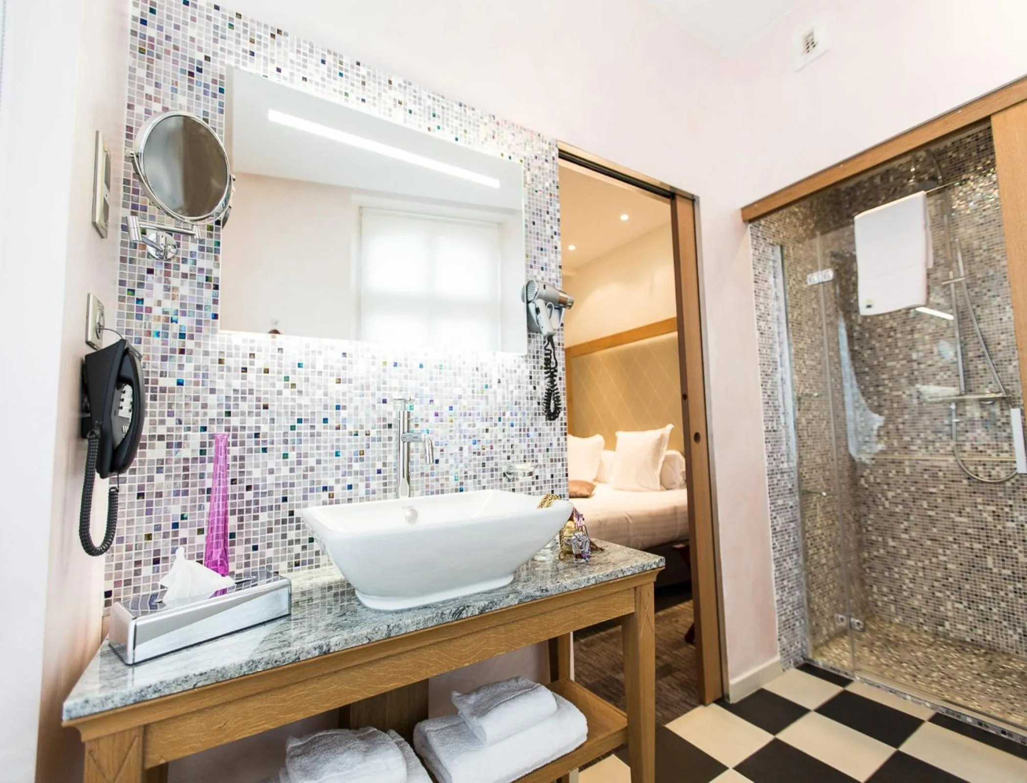 Bathroom in Hôtel Spa Marotte