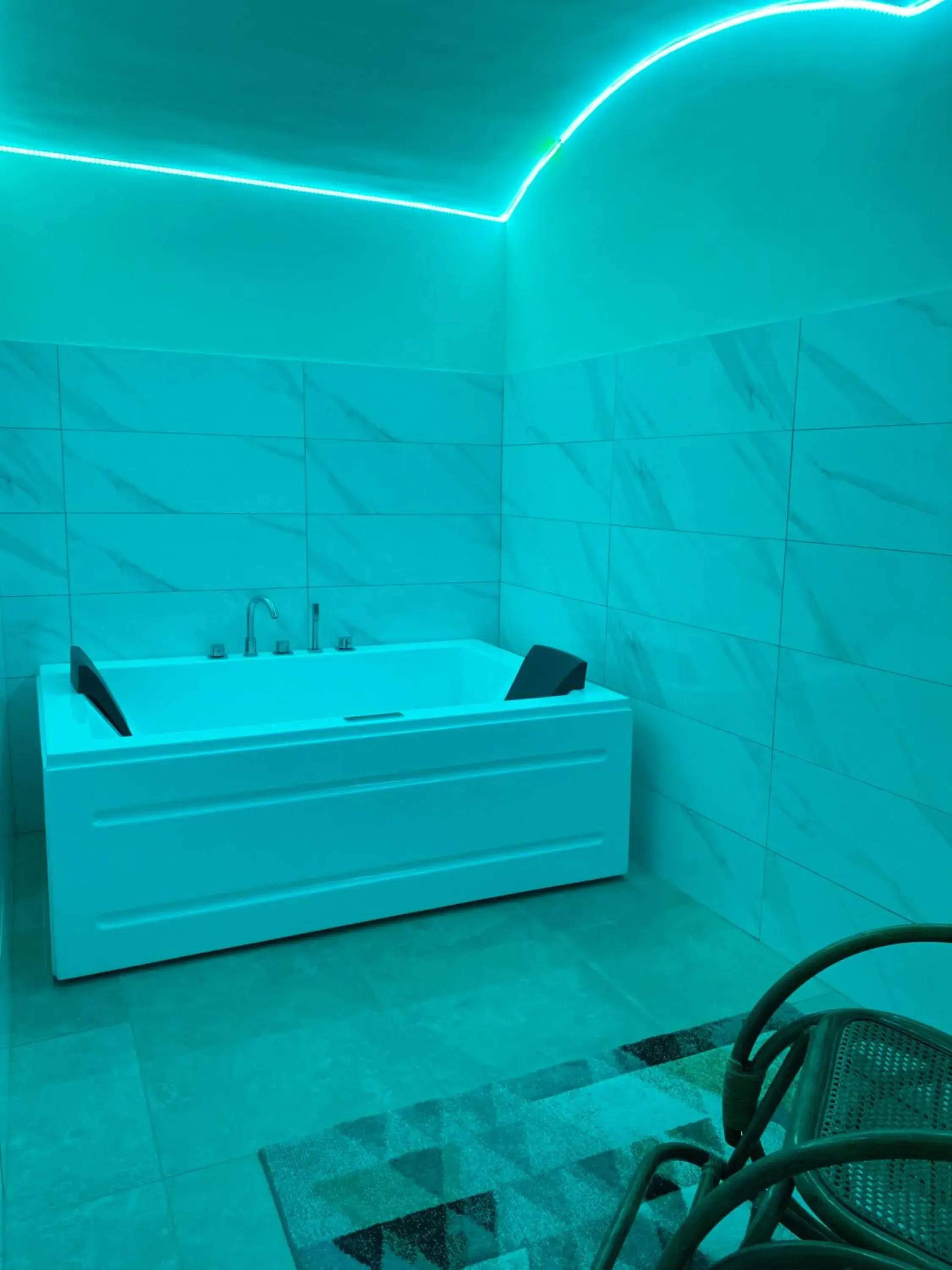 Suite with Hot Tub in Hôtel Spa Marotte Suite with Hot Tub in Hôtel Spa Marotte