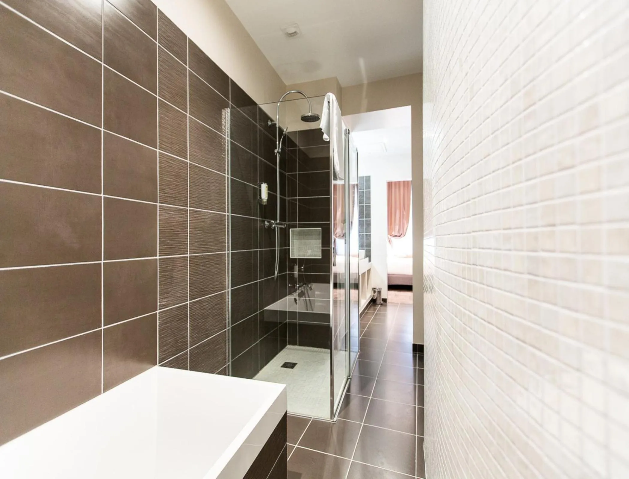 Bathroom in Hôtel Spa Marotte