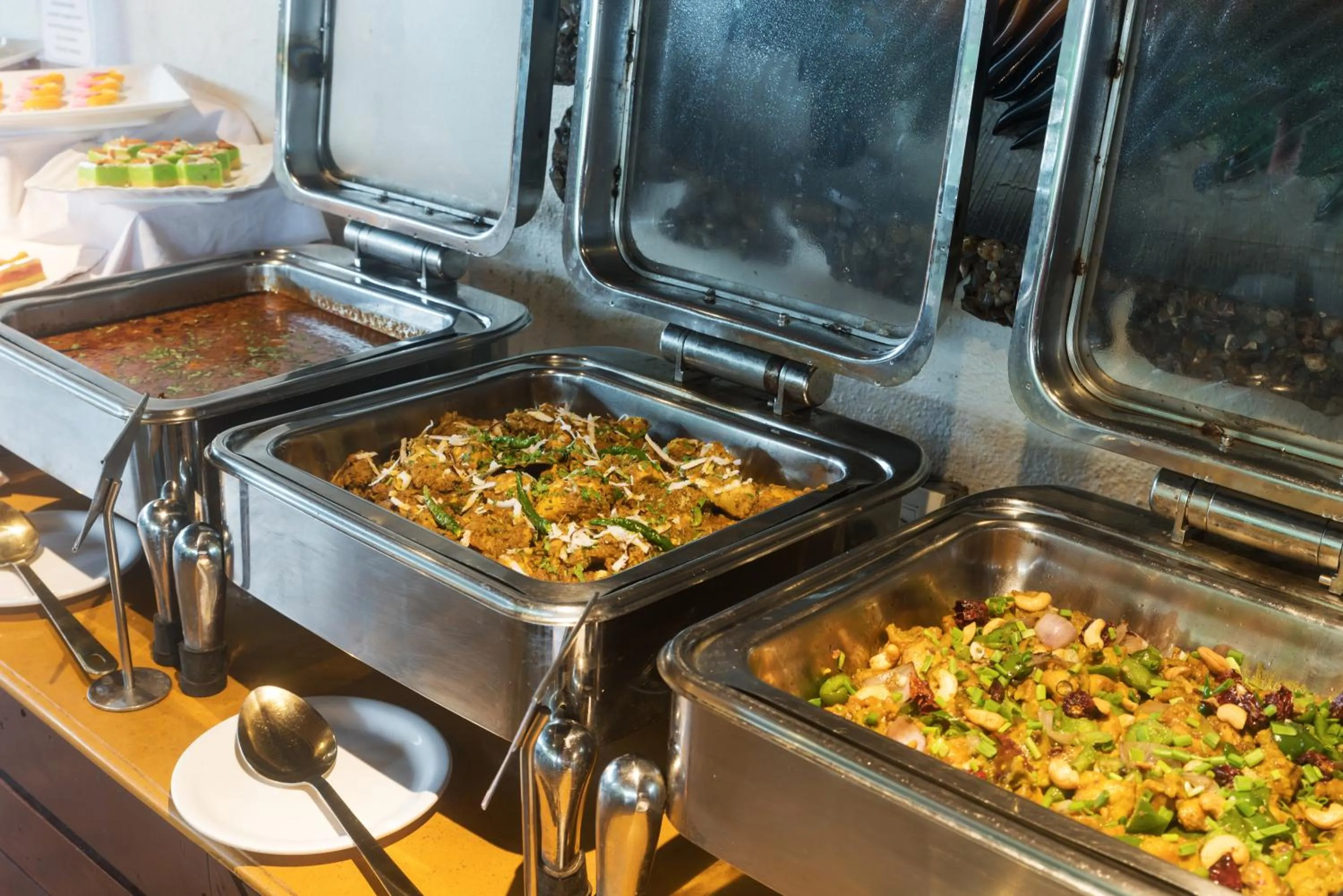 Restaurant/places to eat in Manas Lifestyle Resort Igatpuri