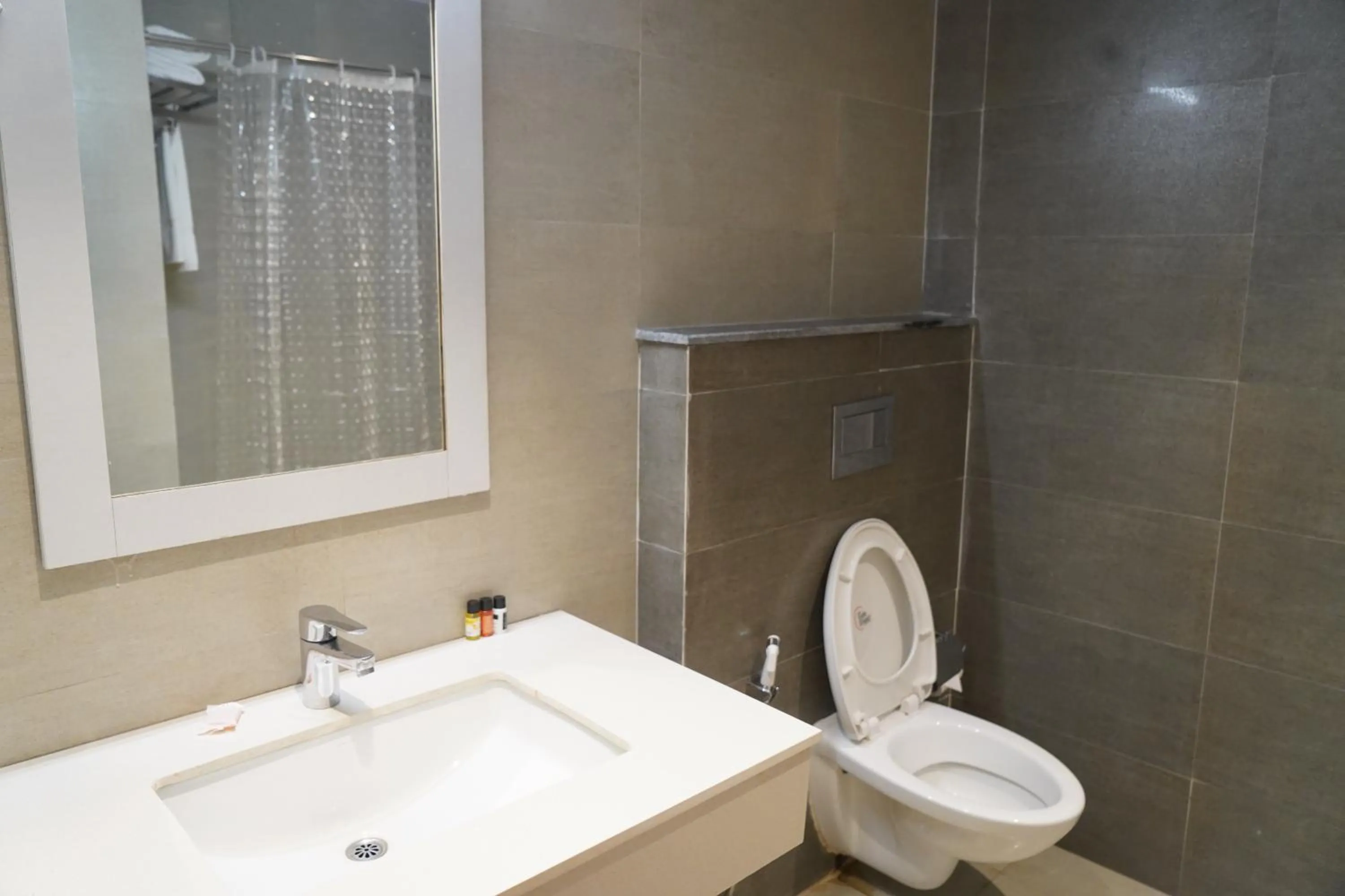 Bathroom in Hotel Forest Avenue - Best Luxury Hotel in Dehradun