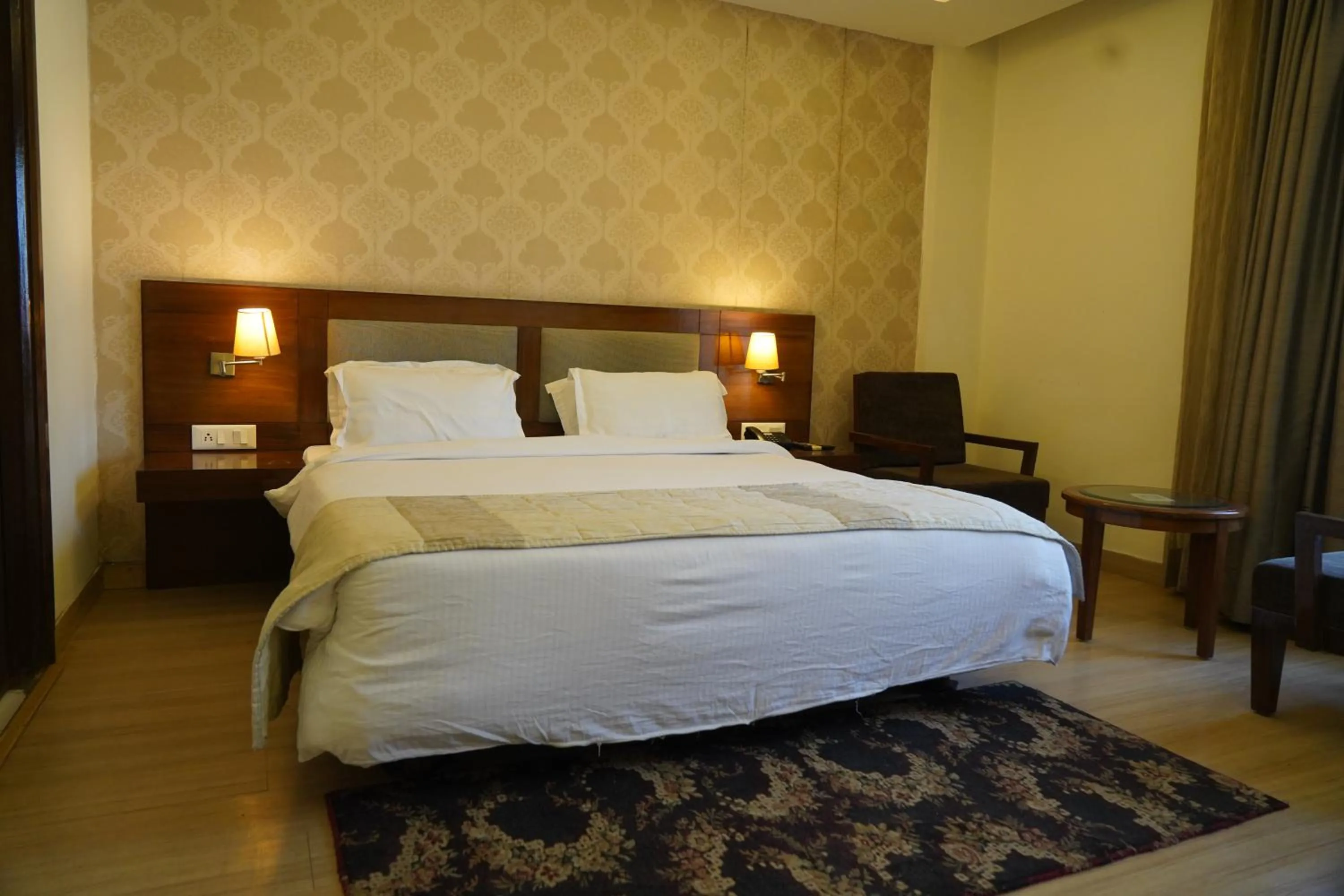 Bed in Hotel Forest Avenue - Best Luxury Hotel in Dehradun