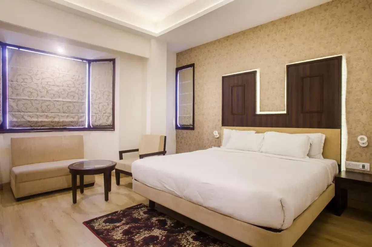 Bedroom, Bed in Hotel Forest Avenue - Best Luxury Hotel in Dehradun Bedroom, Bed in Hotel Forest Avenue - Best Luxury Hotel in Dehradun