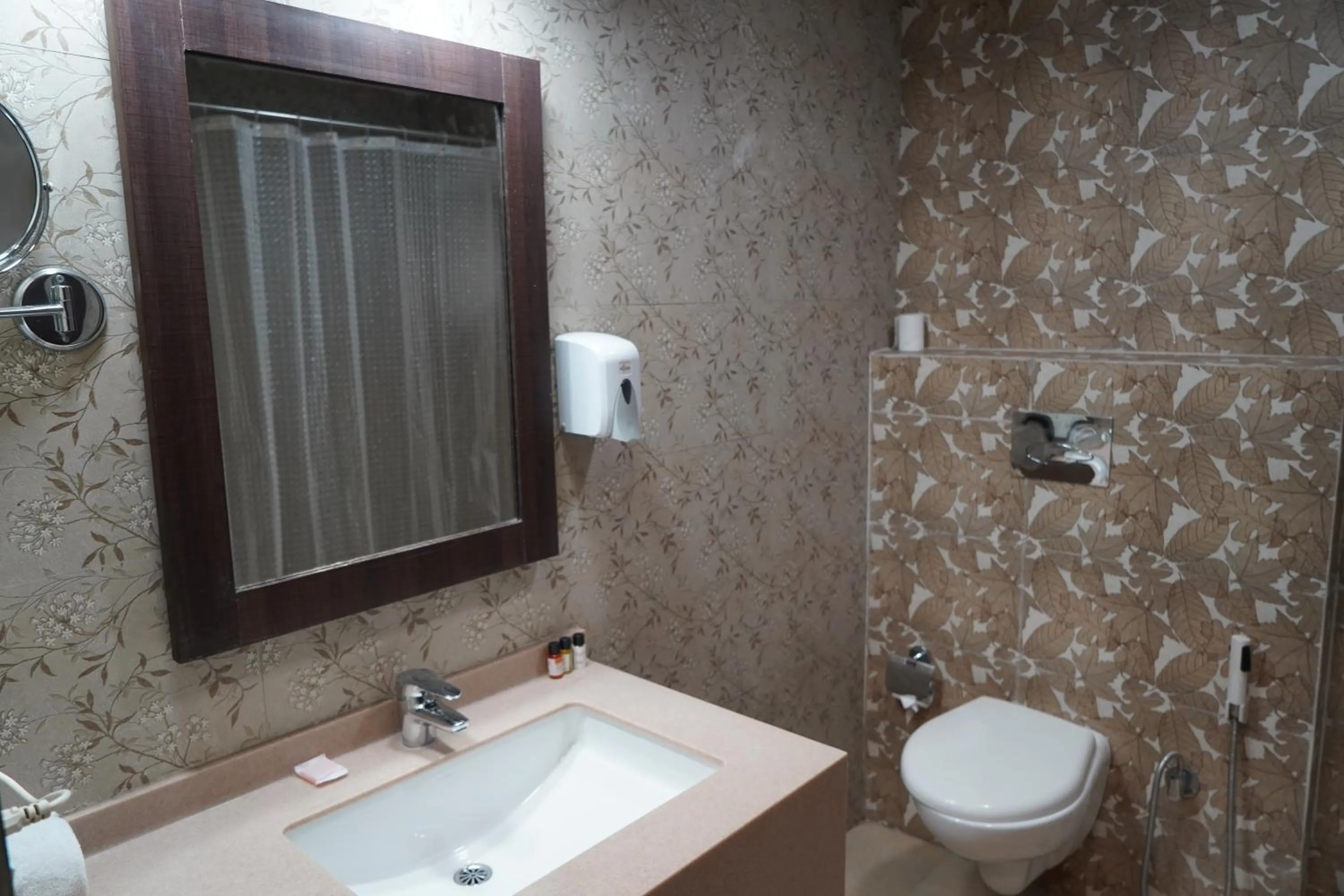 Bathroom in Hotel Forest Avenue - Best Luxury Hotel in Dehradun