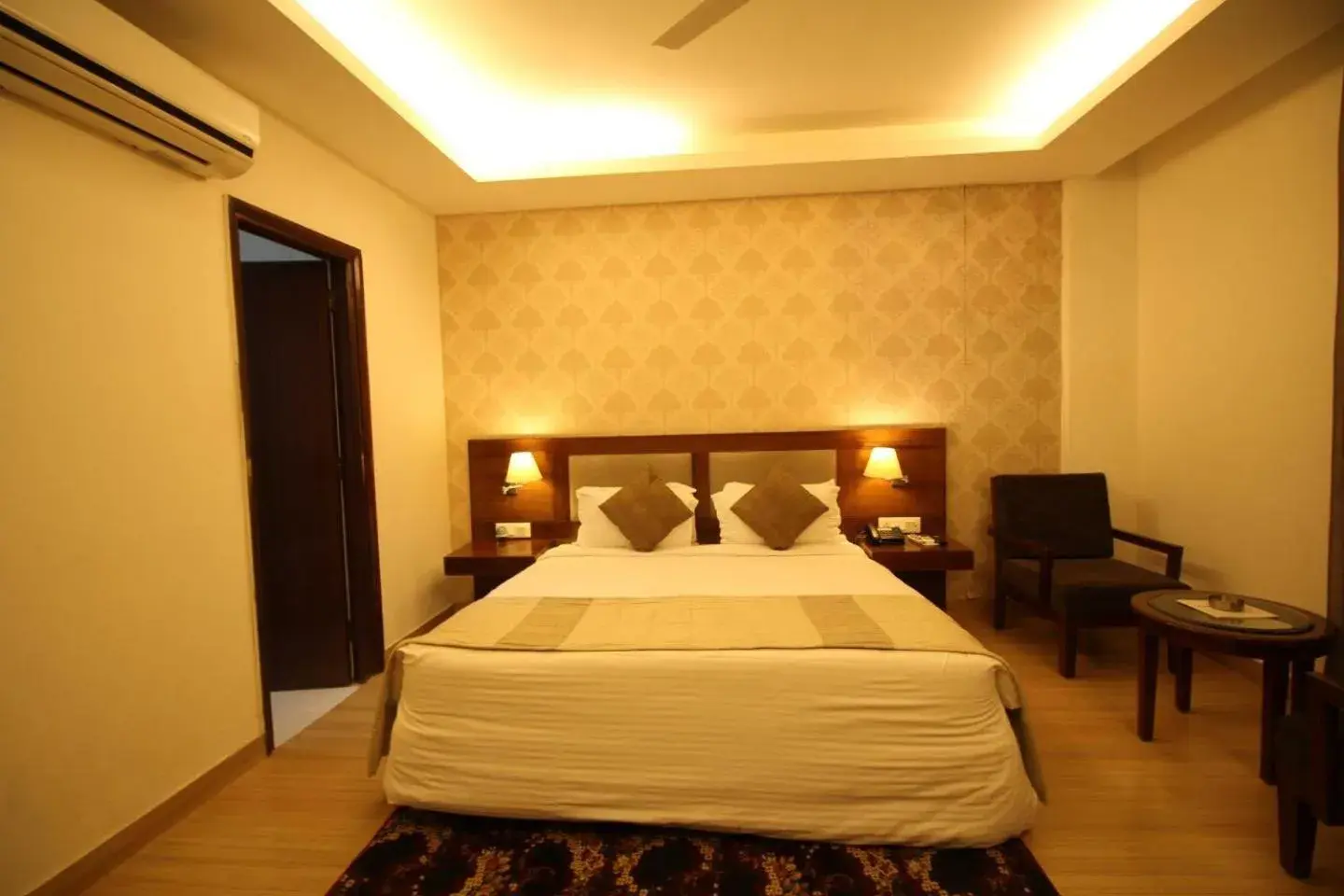 Bedroom, Bed in Hotel Forest Avenue - Best Luxury Hotel in Dehradun Bedroom, Bed in Hotel Forest Avenue - Best Luxury Hotel in Dehradun